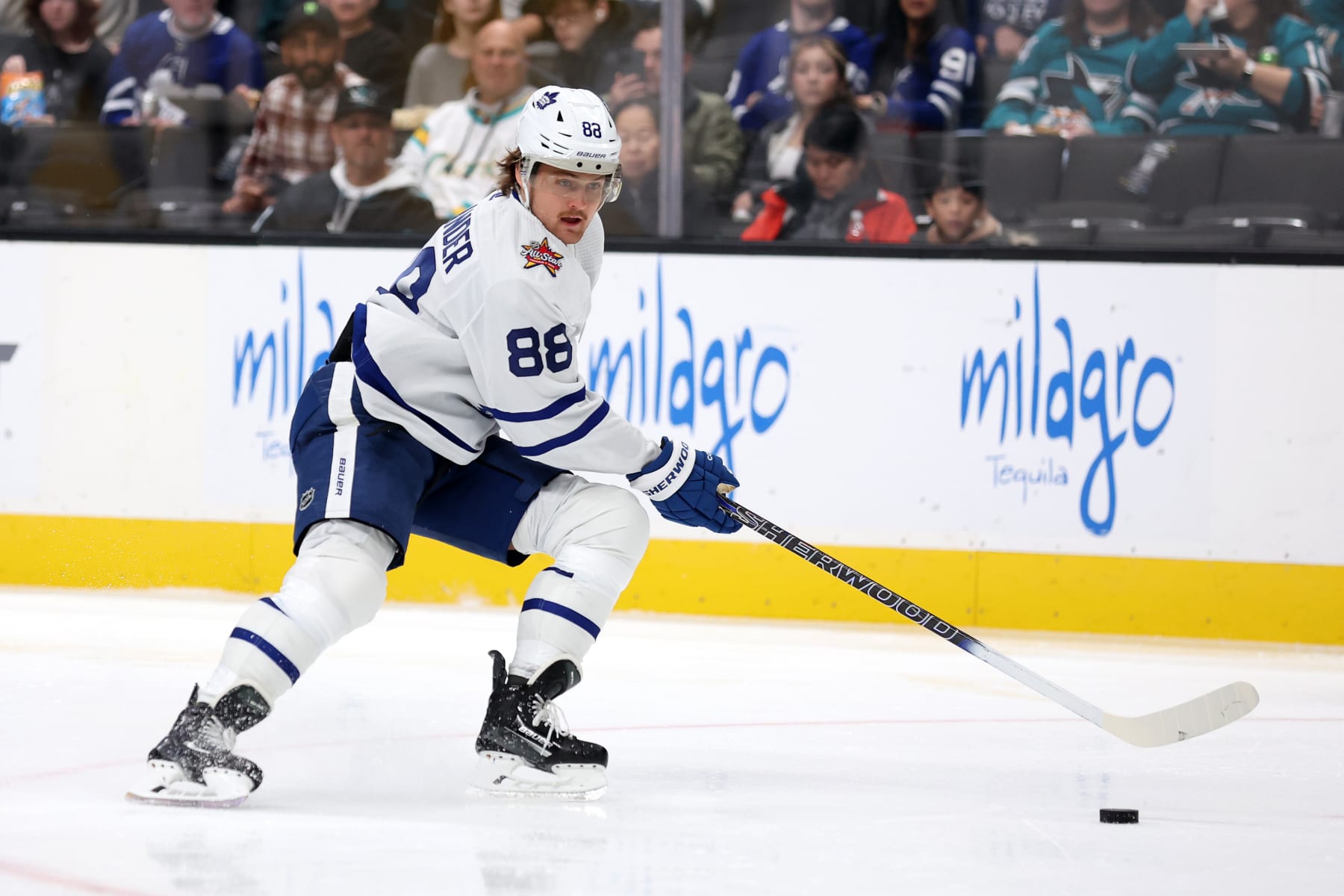 SAN JOSE, CALIFORNIA - JANUARY 06: William Nylander #88 of the Toronto Maple Leafs in action against the San Jose Sharks at SAP Center on January 06, 2024 in San Jose, California. (Photo by Ezra Shaw/Getty Images)