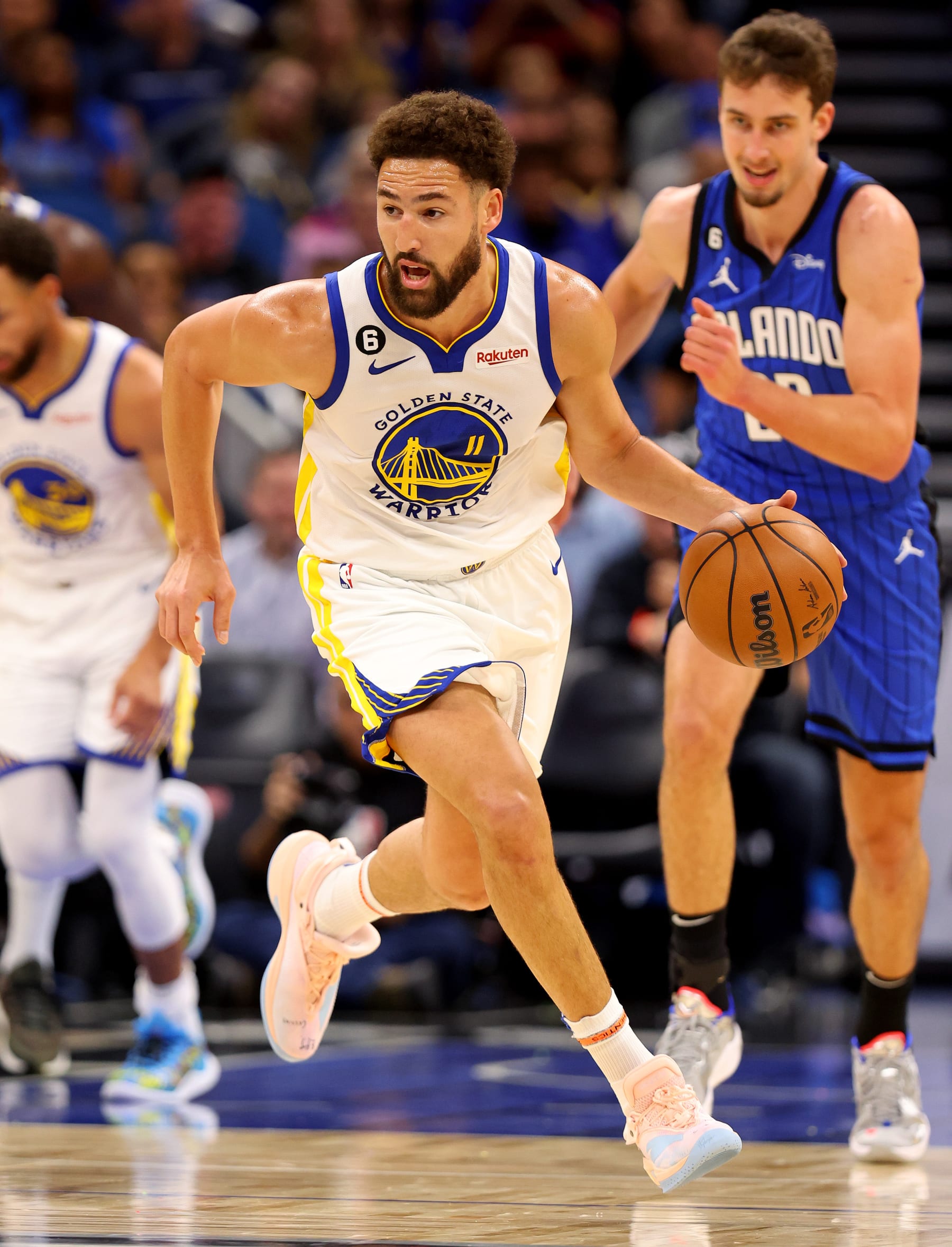 ORLANDO, FLORIDA - NOVEMBER 03: Klay Thompson #11 of the Golden State Warriors looks to pass during a game against the Orlando Magic at Amway Center on November 03, 2022 in Orlando, Florida. NOTE TO USER: User expressly acknowledges and agrees that, by downloading and or using this photograph, User is consenting to the terms and conditions of the Getty Images License Agreement. (Photo by Mike Ehrmann/Getty Images)