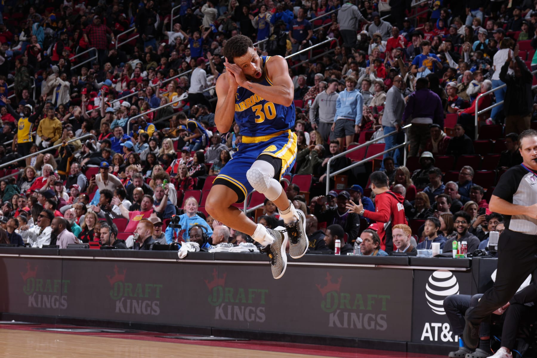 HOUSTON, TX - NOVEMBER 20: Stephen Curry #30 of the Golden State Warriors celebrates during the game against the Houston Rockets on November 20, 2022 at the Toyota Center in Houston, Texas. NOTE TO USER: User expressly acknowledges and agrees that, by downloading and or using this photograph, User is consenting to the terms and conditions of the Getty Images License Agreement. Mandatory Copyright Notice: Copyright 2022 NBAE (Photo by Garrett Ellwood/NBAE via Getty Images)