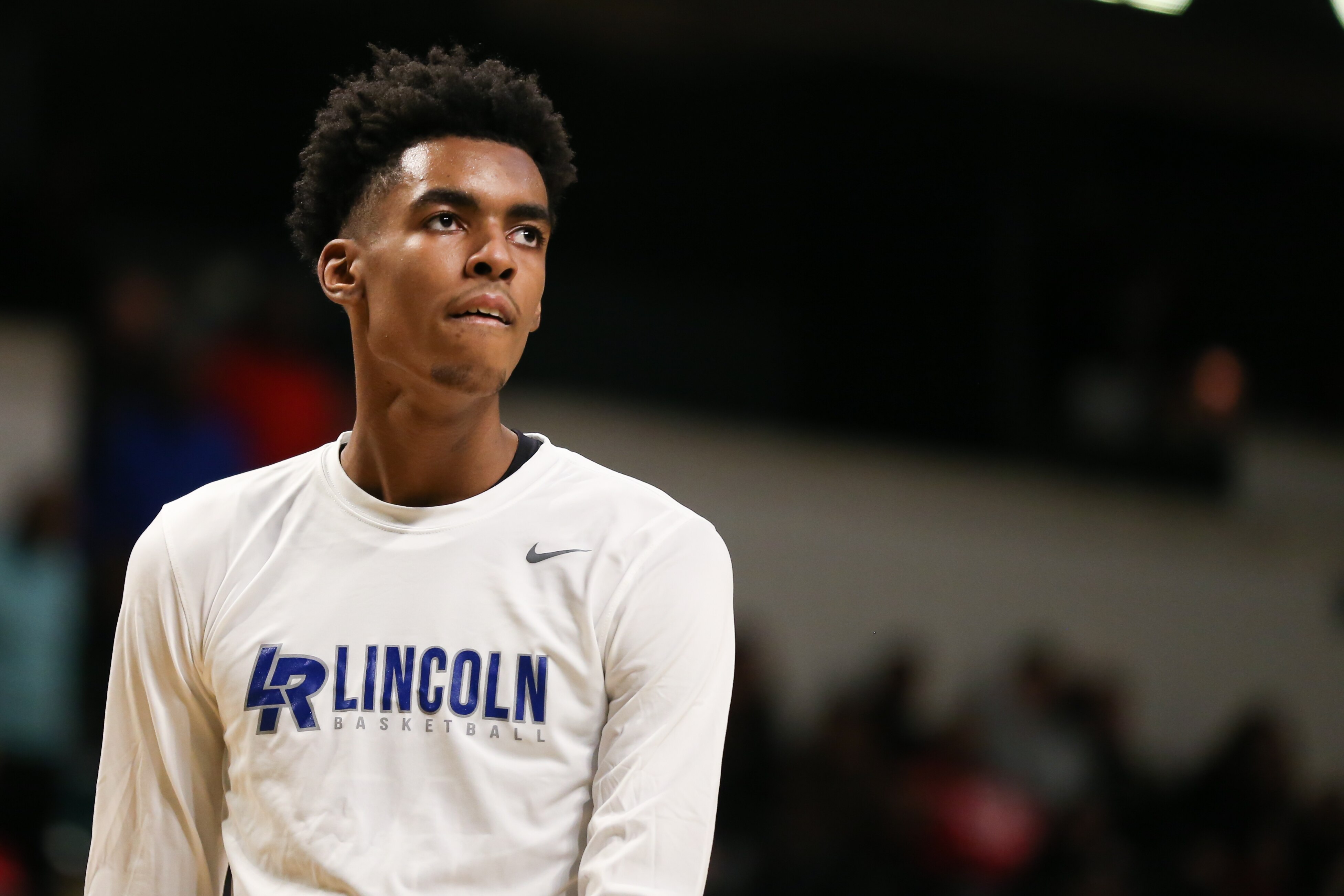 YPSILANTI, MI - DECEMBER 09:  Ypsilanti Lincoln Railsplitter sophomore Emoni Bates warms up before the start of the game against the River Rouge Panthers during the Ypsi Tip Off Classic on December 9, 2019 at the Eastern Michigan Convocation University Center in Ypsilanti, Michigan.  (Photo by Scott W. Grau/Icon Sportswire via Getty Images)