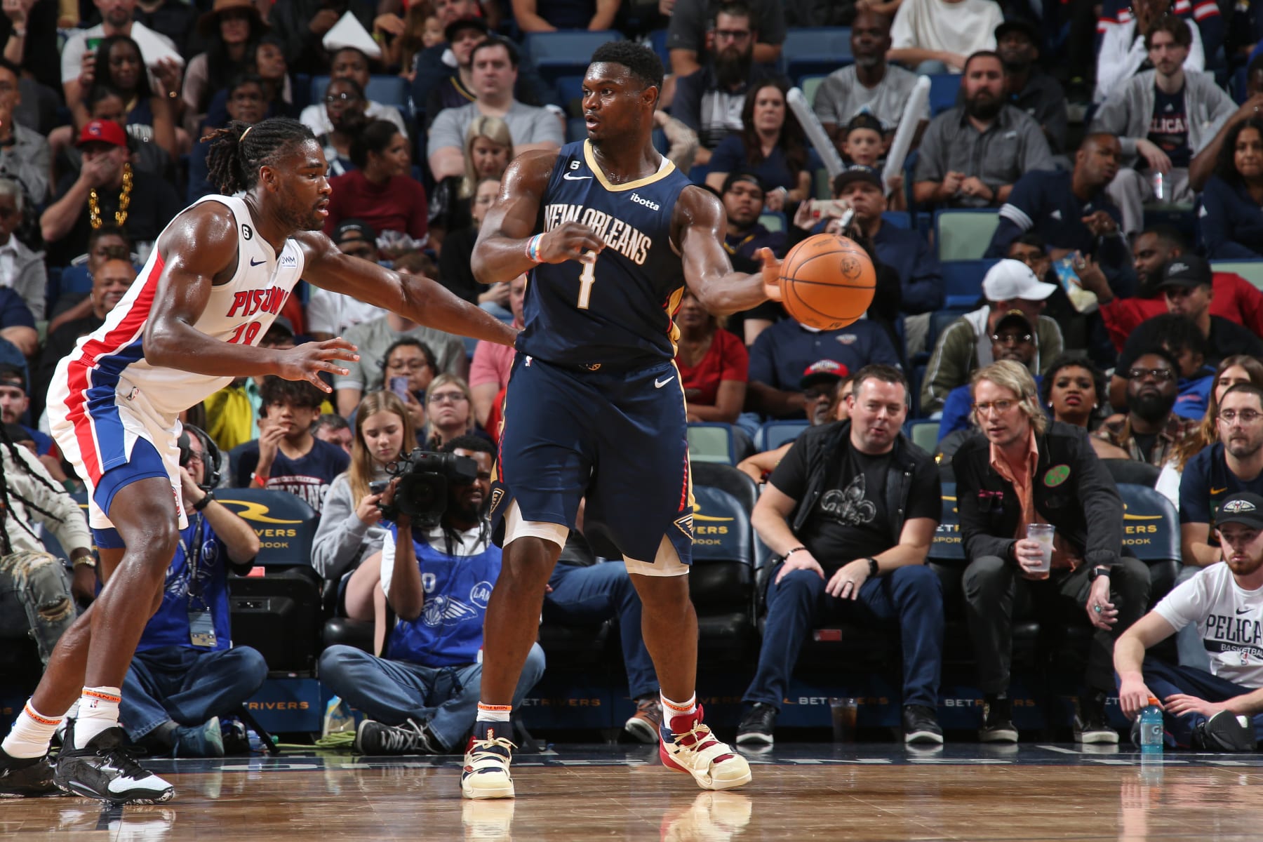 NEW ORLEANS, LA - DECEMBER 7:  Zion Williamson #1 of the New Orleans Pelicans handles the ball during the game on December 7, 2022 at the Smoothie King Center in New Orleans, Louisiana. NOTE TO USER: User expressly acknowledges and agrees that, by downloading and or using this Photograph, user is consenting to the terms and conditions of the Getty Images License Agreement. Mandatory Copyright Notice: Copyright 2022 NBAE (Photo by Layne Murdoch Jr./NBAE via Getty Images)