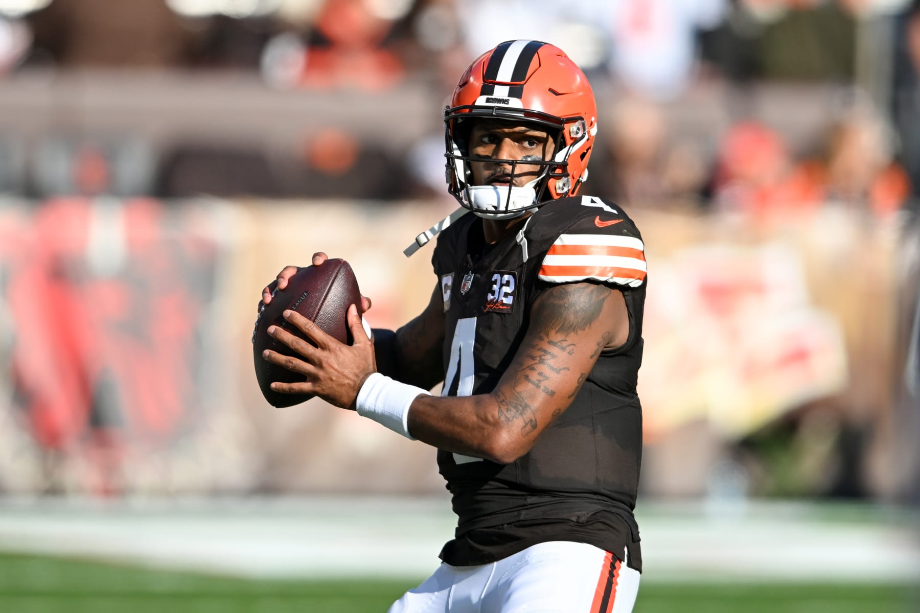 CLEVELAND, OHIO - NOVEMBER 05: Deshaun Watson #4 of the Cleveland Browns warms up at halftime against the Arizona Cardinals at Cleveland Browns Stadium on November 05, 2023 in Cleveland, Ohio. (Photo by Nick Cammett/Diamond Images via Getty Images)