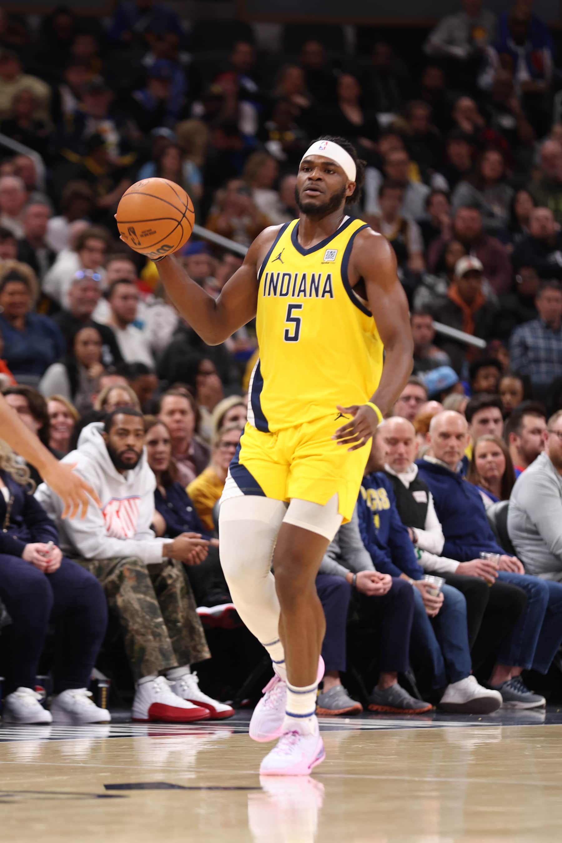 INDIANAPOLIS, IN - JANUARY 18: Jarace Walker #5 of the Indiana Pacers handles the ball during the game against the Philadelphia 76ers on January 18, 2025 at Gainbridge Fieldhouse in Indianapolis, Indiana. NOTE TO USER: User expressly acknowledges and agrees that, by downloading and or using this Photograph, user is consenting to the terms and conditions of the Getty Images License Agreement. Mandatory Copyright Notice: Copyright 2025 NBAE (Photo by Pepper Robinson/NBAE via Getty Images)