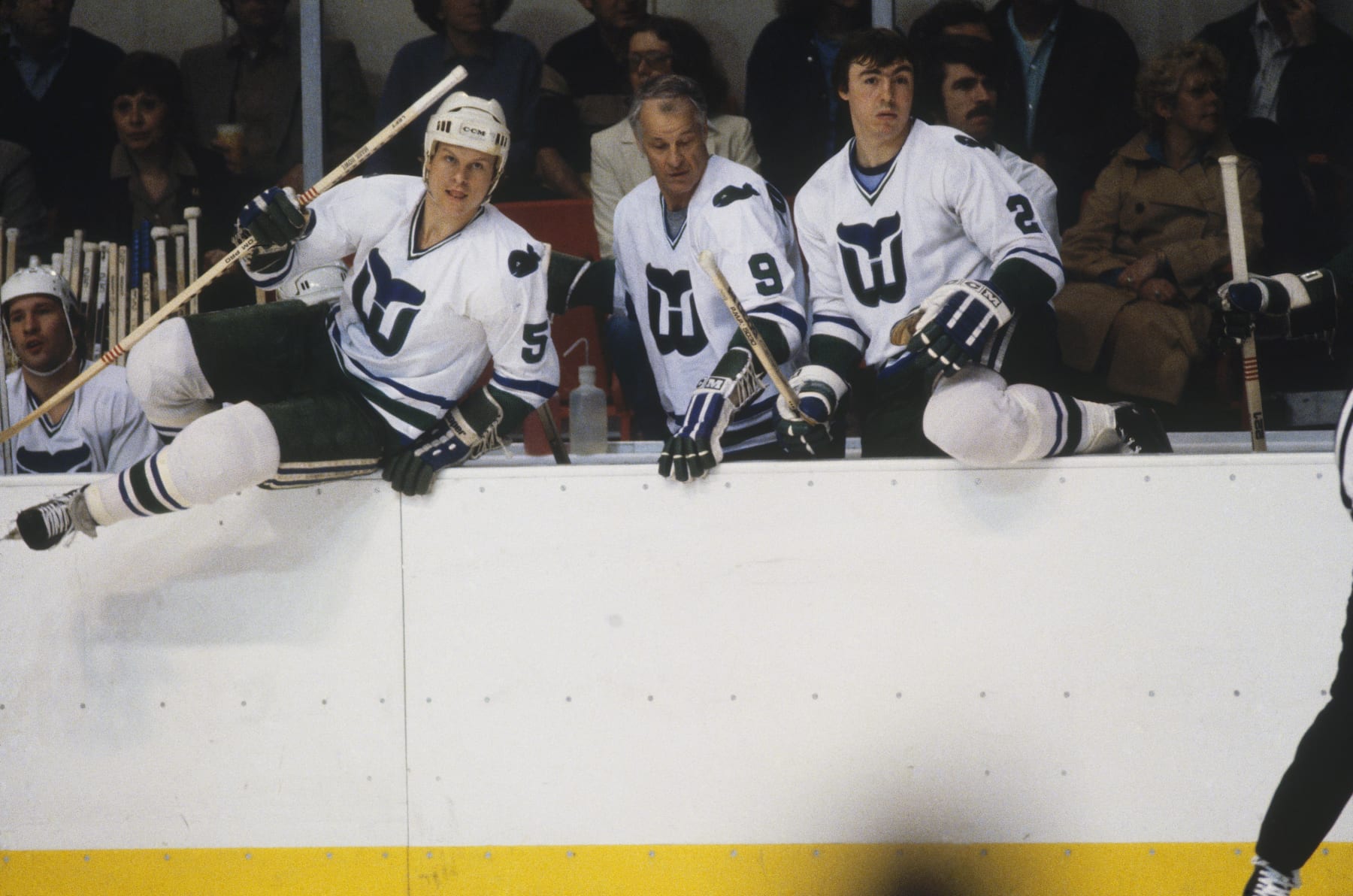 Gordie Howe (center)