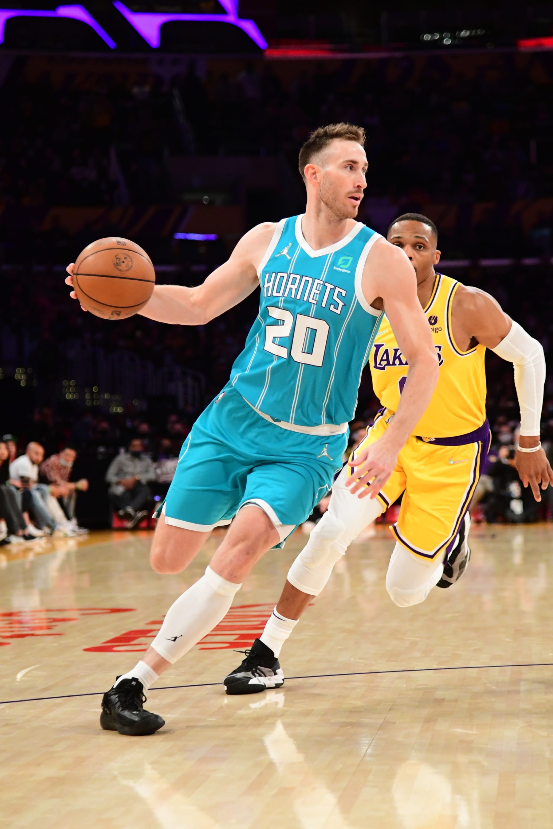 LOS ANGELES, CA - NOVEMBER 8: Gordon Hayward #20 of the Charlotte Hornets drives to the basket during the game against the Los Angeles Lakers on November 8, 2021 at STAPLES Center in Los Angeles, California. NOTE TO USER: User expressly acknowledges and agrees that, by downloading and/or using this Photograph, user is consenting to the terms and conditions of the Getty Images License Agreement. Mandatory Copyright Notice: Copyright 2021 NBAE (Photo by Adam Pantozzi/NBAE via Getty Images)