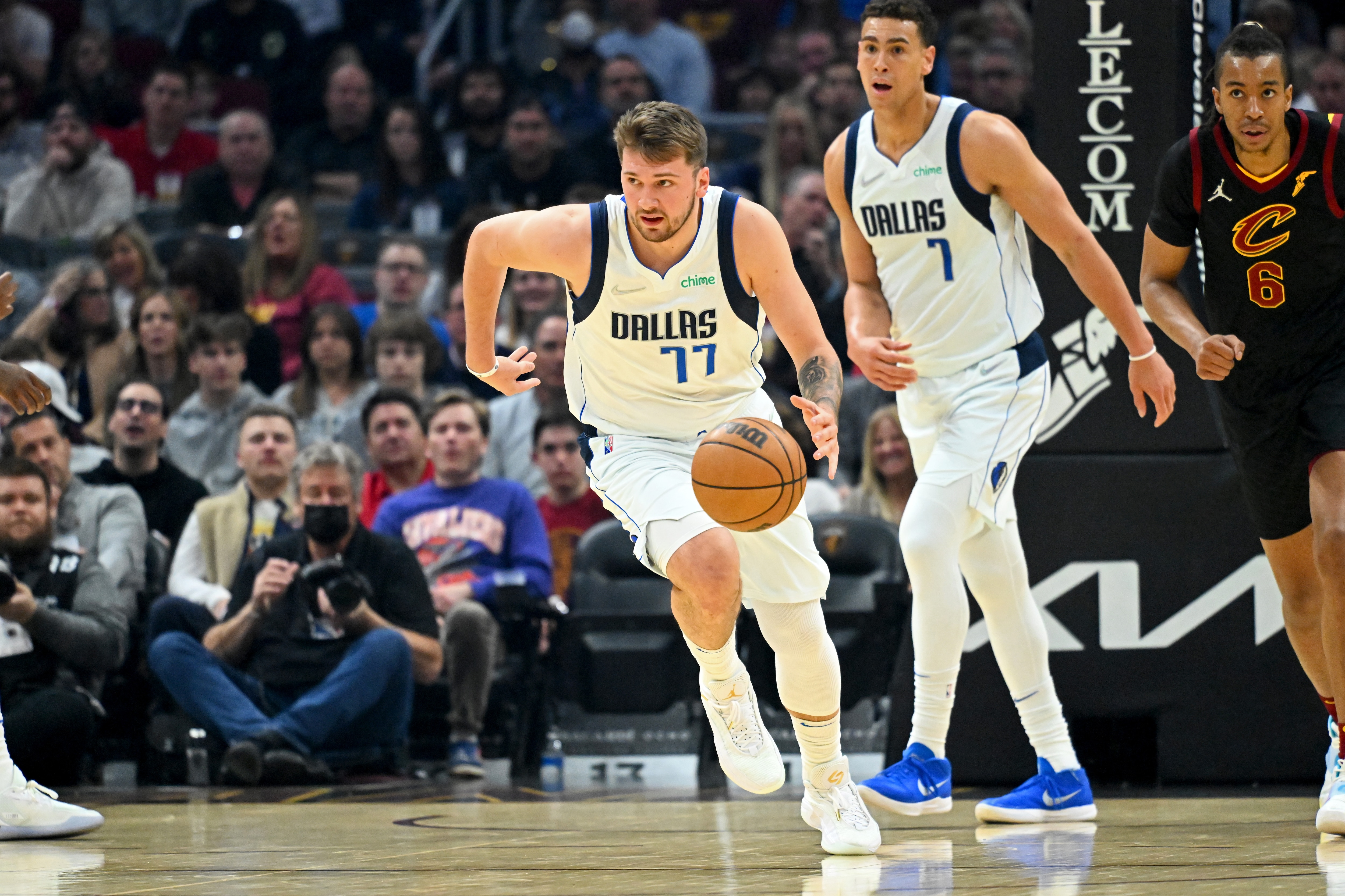 CLEVELAND, OHIO - MARCH 30: Luka Doncic #77 of the Dallas Mavericks brings the ball up court during the first quarter against the Cleveland Cavaliers at Rocket Mortgage Fieldhouse on March 30, 2022 in Cleveland, Ohio. NOTE TO USER: User expressly acknowledges and agrees that, by downloading and/or using this photograph, user is consenting to the terms and conditions of the Getty Images License Agreement. (Photo by Jason Miller/Getty Images)