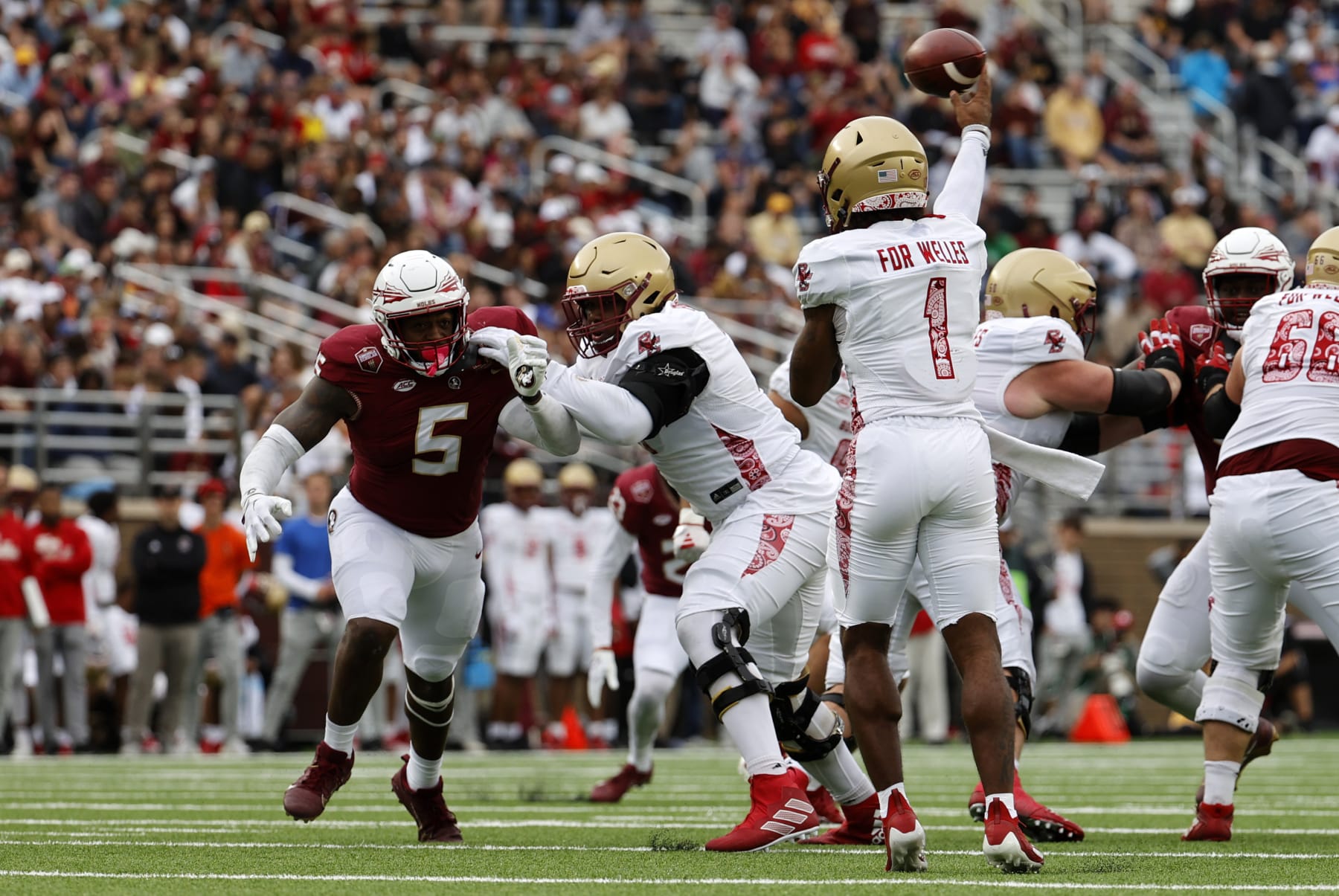 CHESTNUT HILL, MA - SEPTEMBER 16: Florida State Seminoles defensive lineman Jared Verse (5) eyes Boston College Eagles quarterback Thomas Castellanos (1) during a game between the Boston College Eagles and the Florida State Seminoles on September 16, 2023, at Alumni Stadium in Chestnut Hill, Massachusetts. (Photo by Fred Kfoury III/Icon Sportswire via Getty Images)