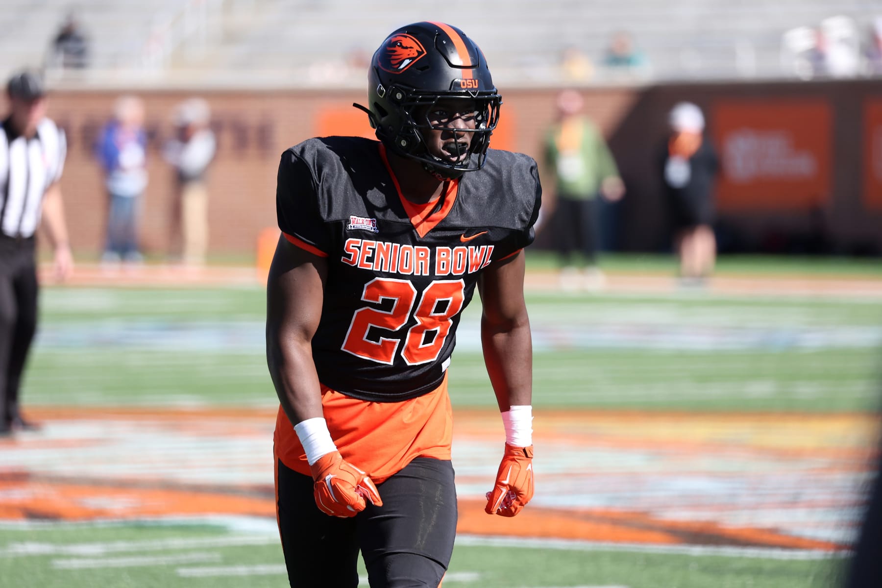 Oregon State safety Kitan Oladapo