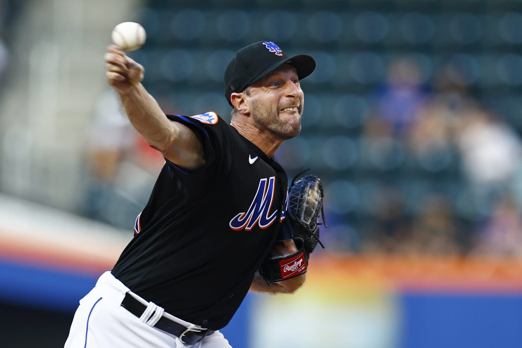 NEW YORK, NEW YORK - JULY 28: Max Scherzer #21 of the New York Mets pitches during the first inning against the Washington Nationals at Citi Field on July 28, 2023 in New York City. (Photo by Rich Schultz/Getty Images)
