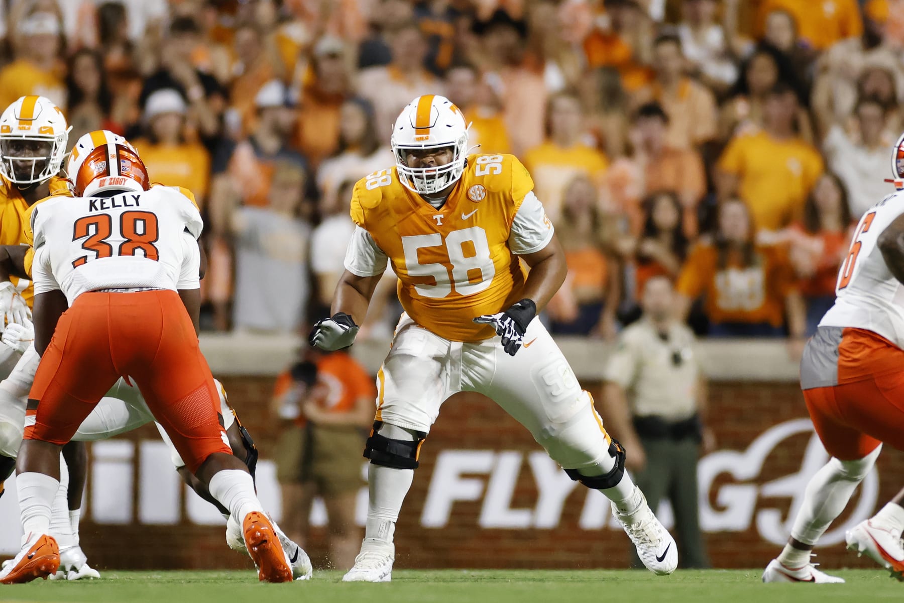 KNOXVILLE, TN - SEPTEMBER 02: Tennessee Volunteers offensive lineman Darnell Wright (58) blocks during a college football game against the Bowling Green Falcons on Sept. 2, 2021 at Neyland Stadium in Knoxville, Tennessee. (Photo by Joe Robbins/Icon Sportswire via Getty Images)
