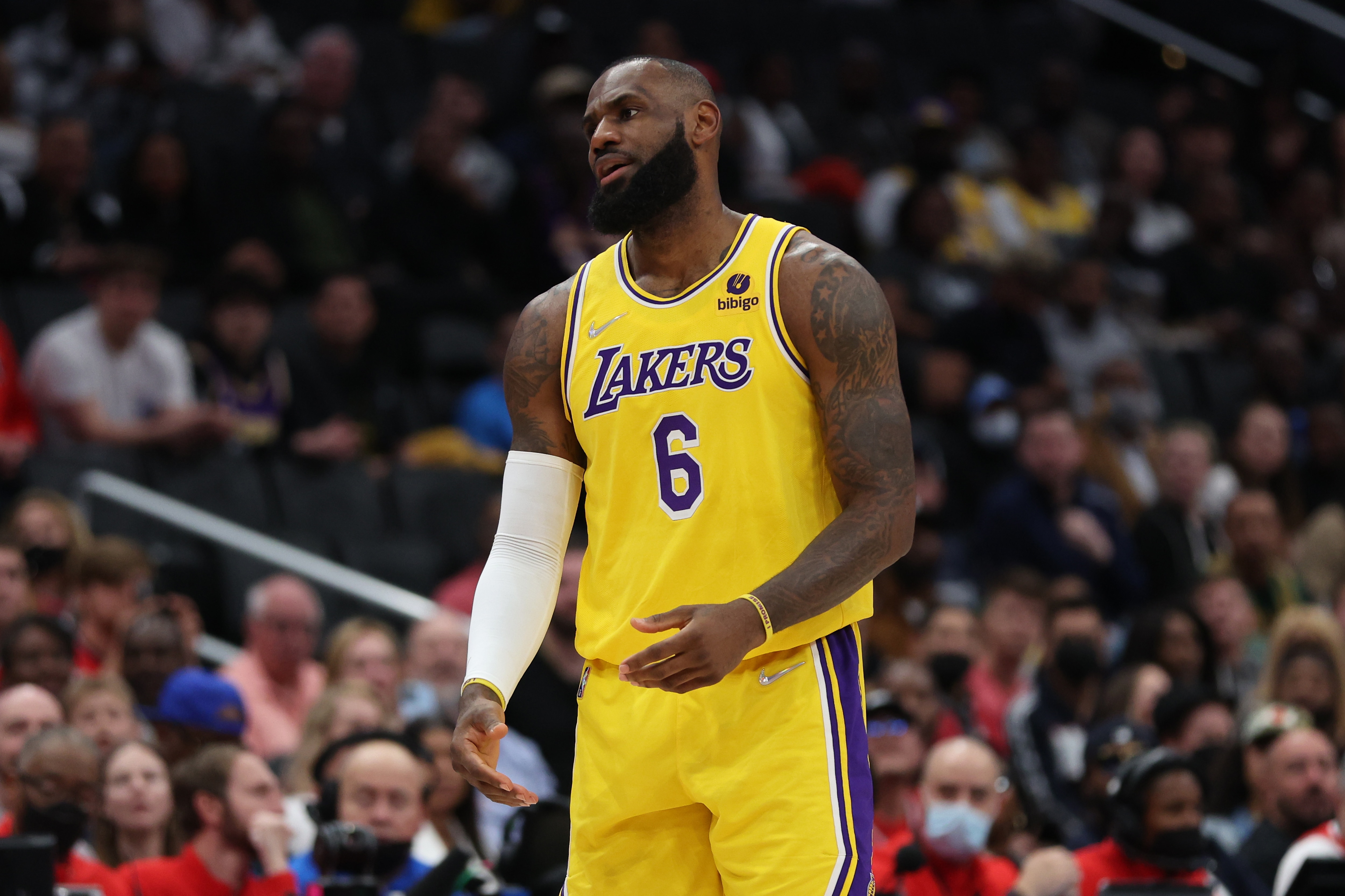 WASHINGTON, DC - MARCH 19: LeBron James #6 of the Los Angeles Lakers in action against the Washington Wizards at Capital One Arena on March 19, 2022 in Washington, DC. NOTE TO USER: User expressly acknowledges and agrees that, by downloading and or using this photograph, User is consenting to the terms and conditions of the Getty Images License Agreement. (Photo by Patrick Smith/Getty Images)