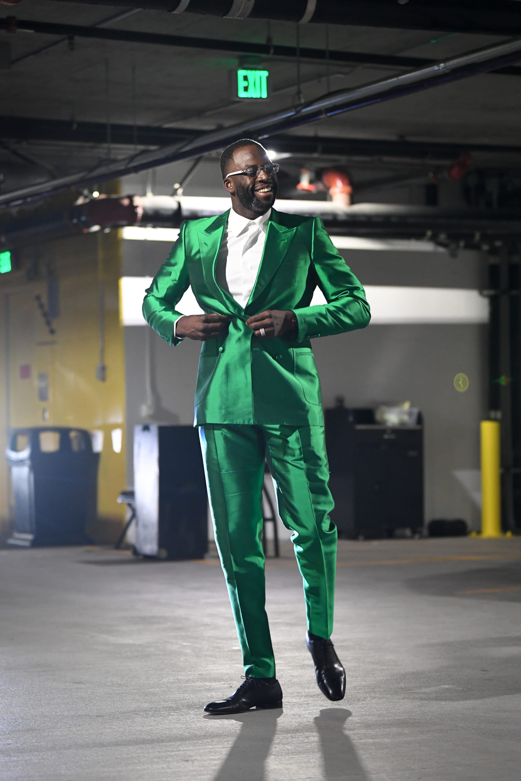 SAN FRANCISCO, CA - OCTOBER 18: Draymond Green #23 of the Golden State Warriors arrives to the arena before the game against the Los Angeles Lakers on October 18, 2022 at Chase Center in San Francisco, California. NOTE TO USER: User expressly acknowledges and agrees that, by downloading and or using this photograph, user is consenting to the terms and conditions of Getty Images License Agreement. Mandatory Copyright Notice: Copyright 2022 NBAE (Photo by Noah Graham/NBAE via Getty Images)