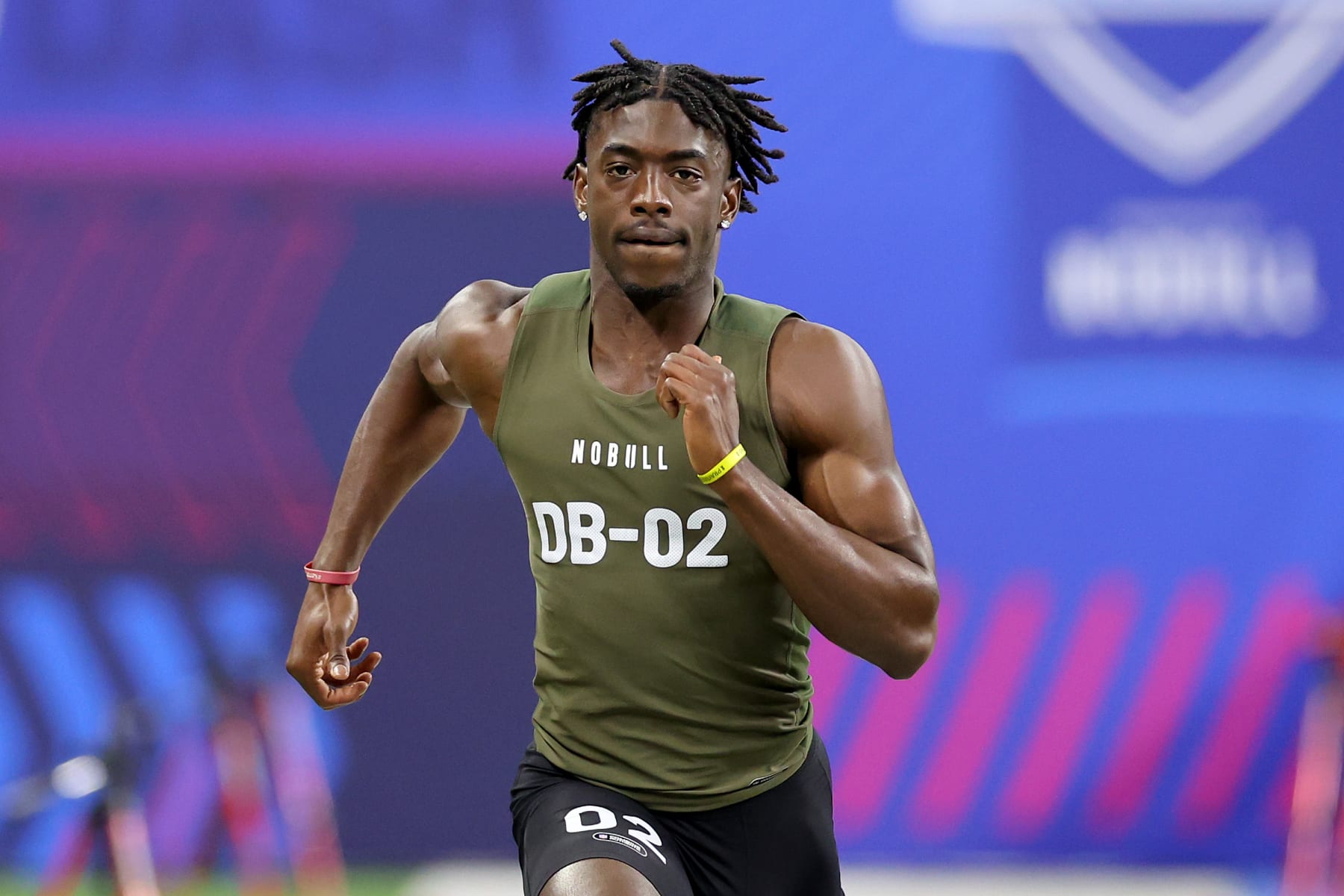 INDIANAPOLIS, INDIANA - MARCH 01: Terrion Arnold #DB02 of Alabama participates in the 40-yard dash during the NFL Combine at Lucas Oil Stadium on March 01, 2024 in Indianapolis, Indiana. (Photo by Stacy Revere/Getty Images)