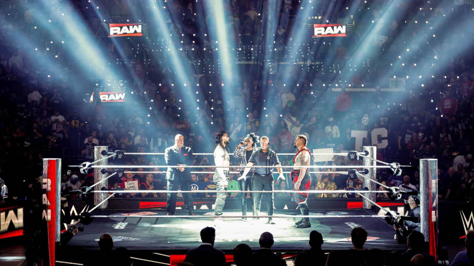 Roman Reigns vs. Solo Sikoa was the first match of the new Raw on Netflix era.