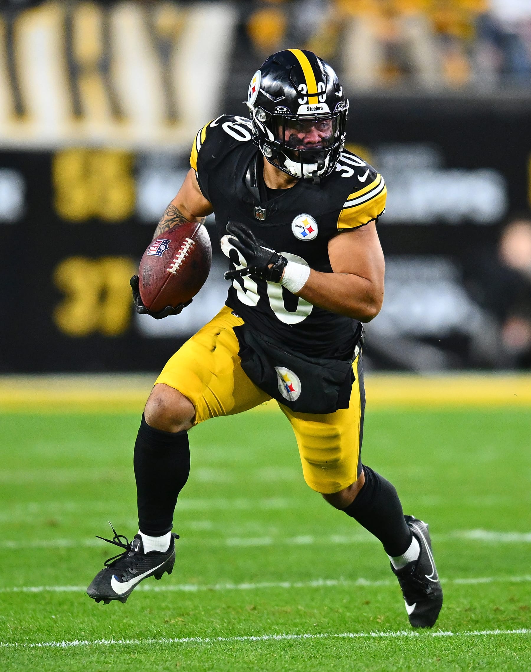 PITTSBURGH, PENNSYLVANIA - DECEMBER 23:  Jaylen Warren #30 of the Pittsburgh Steelers in action during the game against the Cincinnati Bengals at Acrisure Stadium on December 23, 2023 in Pittsburgh, Pennsylvania. (Photo by Joe Sargent/Getty Images)