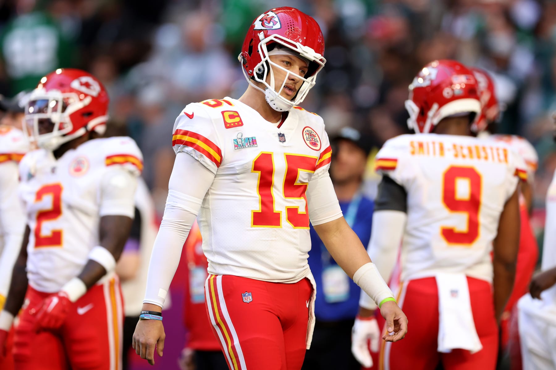 GLENDALE, ARIZONA - FEBRUARY 12: Patrick Mahomes #15 of the Kansas City Chiefs warms up before playing against the Philadelphia Eagles in Super Bowl LVII at State Farm Stadium on February 12, 2023 in Glendale, Arizona. (Photo by Christian Petersen/Getty Images)
