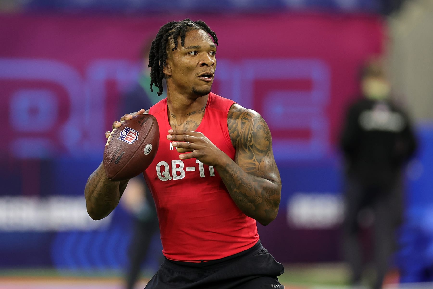 INDIANAPOLIS, INDIANA - MARCH 04: Quarterback Anthony Richardson of Florida participates in a drill during the NFL Combine at Lucas Oil Stadium on March 04, 2023 in Indianapolis, Indiana. (Photo by Stacy Revere/Getty Images)