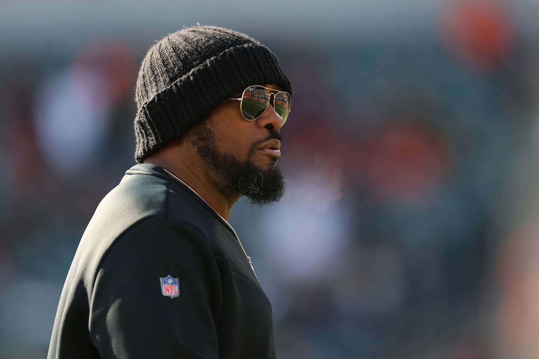 CINCINNATI, OHIO - DECEMBER 01: Head coach Mike Tomlin of the Pittsburgh Steelers looks on during the first quarter against the Cincinnati Bengals at Paycor Stadium on December 01, 2024 in Cincinnati, Ohio. (Photo by Andy Lyons/Getty Images)