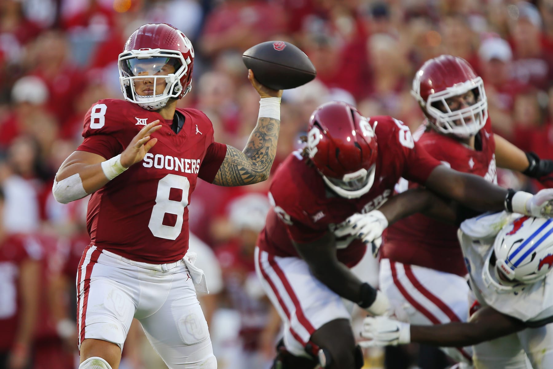 Quarterback Dillon Gabriel