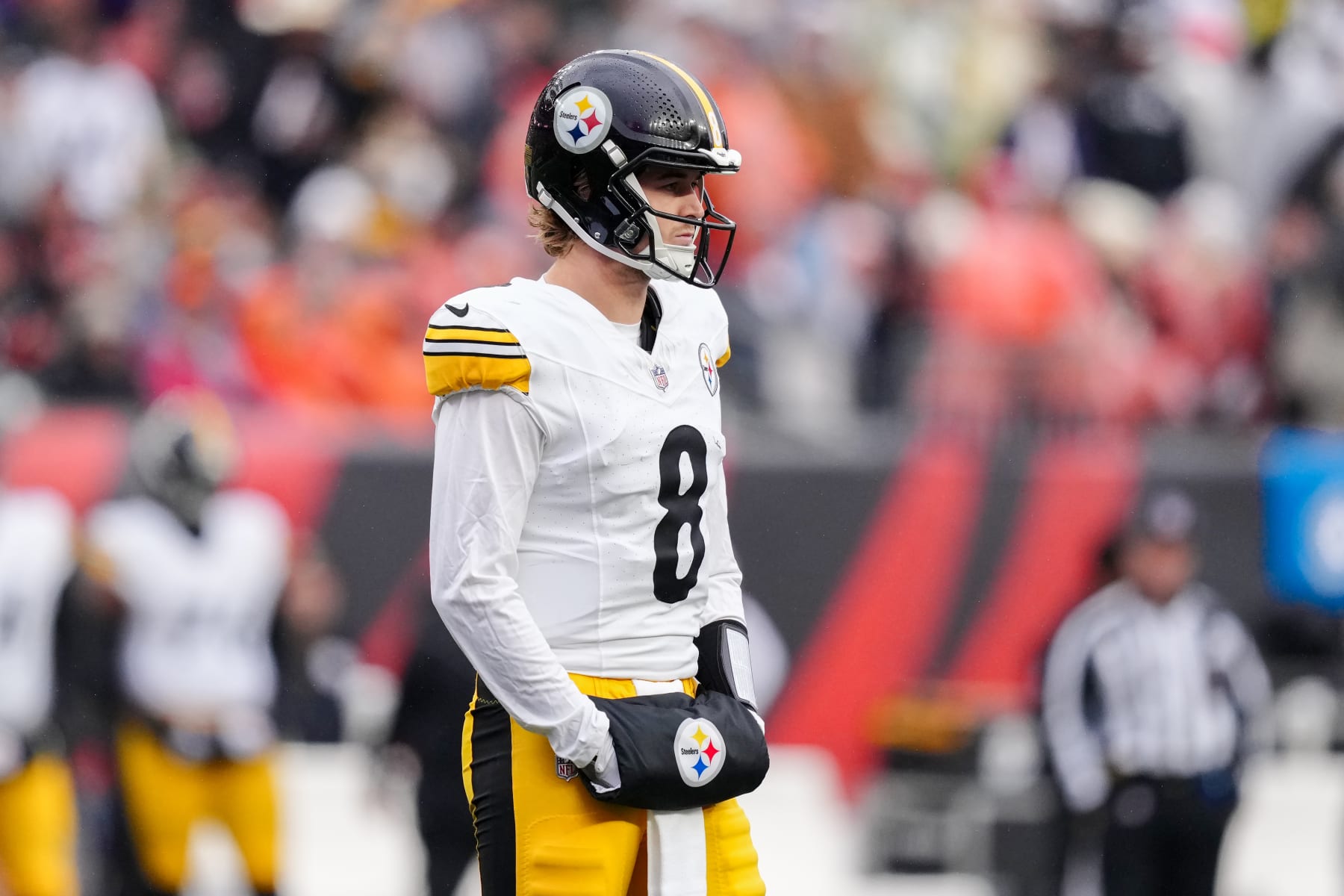 CINCINNATI, OHIO - NOVEMBER 26: Kenny Pickett #8 of the Pittsburgh Steelers looks on in the third quarter against the Cincinnati Bengals at Paycor Stadium on November 26, 2023 in Cincinnati, Ohio. (Photo by Dylan Buell/Getty Images)