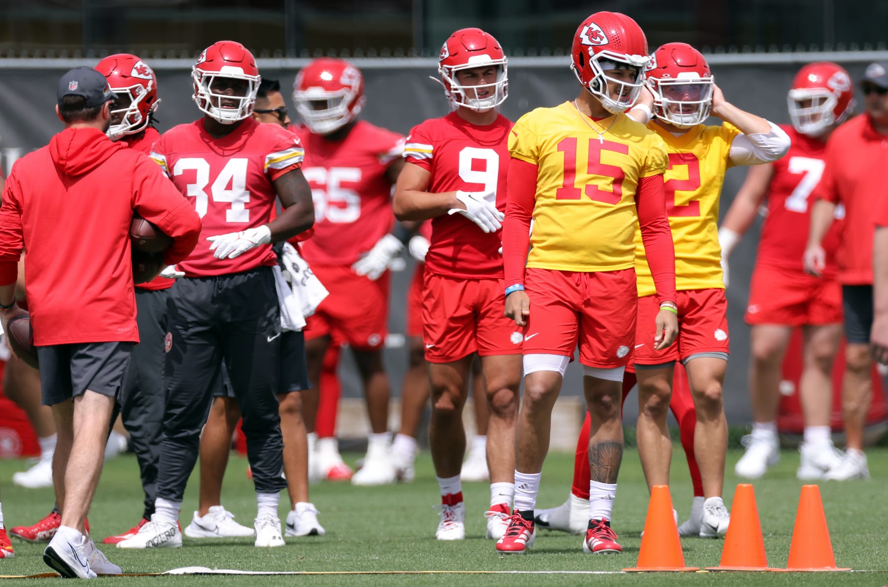 KANSAS CITY, MISSOURI - MAY 22:  Patrick Mahomes #15 of the Kansas City Chiefs participates in OTA Offseason workouts at The University of Kansas Health System Training Complex on May 22, 2024 in Kansas City, Missouri.  (Photo by Jamie Squire/Getty Images)