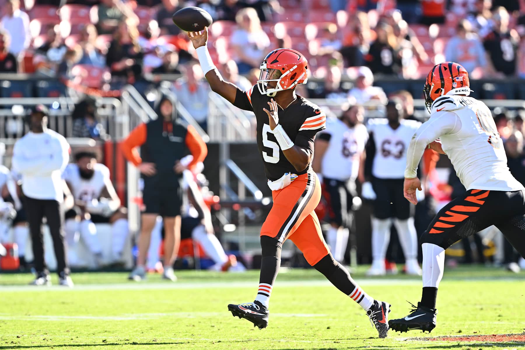 CLEVELAND, OHIO - OCTOBER 20: Jameis Winston #5 of the Cleveland Browns throws a pass in the fourth quarter of a game against the Cincinnati Bengals at Huntington Bank Field on October 20, 2024 in Cleveland, Ohio. (Photo by Jason Miller/Getty Images)
