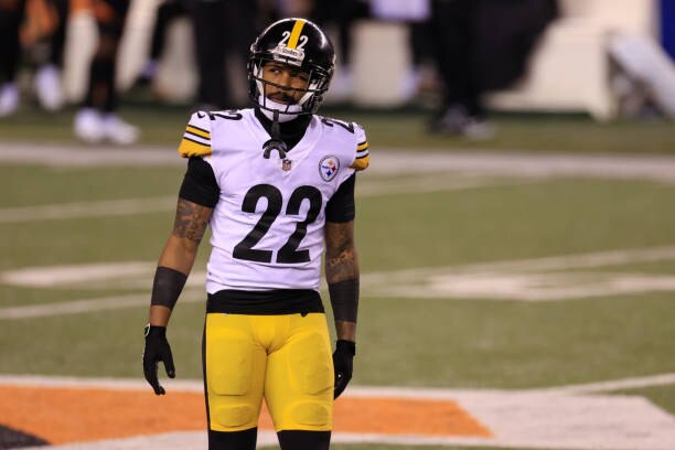 CINCINNATI, OH - DECEMBER 21: Pittsburgh Steelers cornerback Steven Nelson (22) looks at the scoreboard during the game against the Pittsburgh Steelers and the Cincinnati Bengals on December 21, 2020, at Paul Brown Stadium in Cincinnati, OH. (Photo by Ian Johnson/Icon Sportswire via Getty Images)