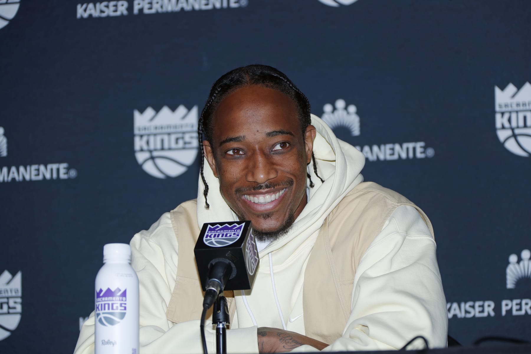 SACRAMENTO, CA - JULY 9: DeMar DeRozan #10 of the Sacramento Kings addresses the media on July 9, 2024 at the Golden 1 Center in Sacramento, California. NOTE TO USER: User expressly acknowledges and agrees that, by downloading and/or using this Photograph, user is consenting to the terms and conditions of the Getty Images License Agreement. Mandatory Copyright Notice: Copyright 2024 NBAE (Photo by Rocky Widner/NBAE via Getty Images)