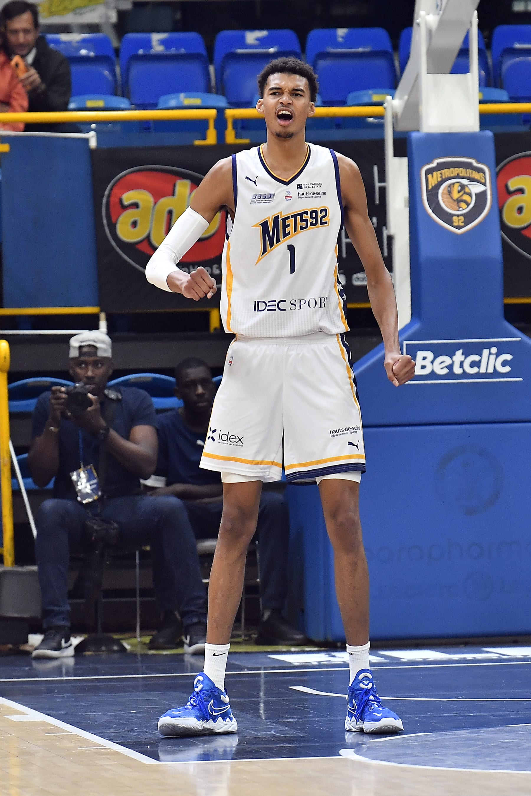LEVALLOIS-PERRET, FRANCE - NOVEMBER 20: Victor Wembanyama of Metropolitan 92 reacts during the Betclic Elite match between Metropolitan 92 and Nanterre 92 at Marcel Cerdan Arena on November 20, 2022 in Levallois-Perret, France. (Photo by Aurelien Meunier/Getty Images)