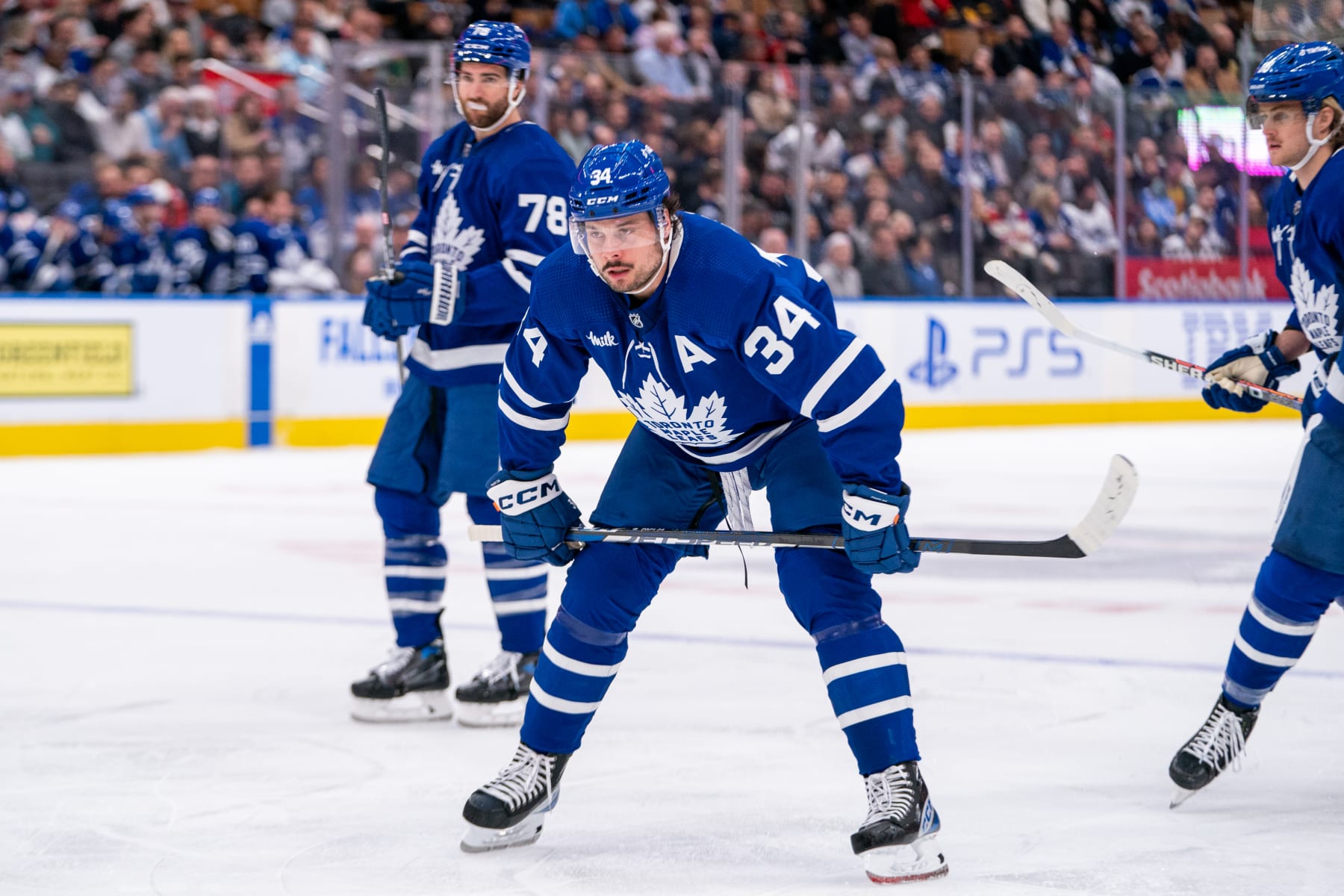 TORONTO, CANADA - FEBRUARY 15: Auston Matthews #34 of the Toronto Maple Leafs lines up before a face-off against the Chicago Blackhawks at the Scotiabank Arena on February 15, 2023 in Toronto, Ontario, Canada. (Photo by Michael Chisholm/NHLI via Getty Images)