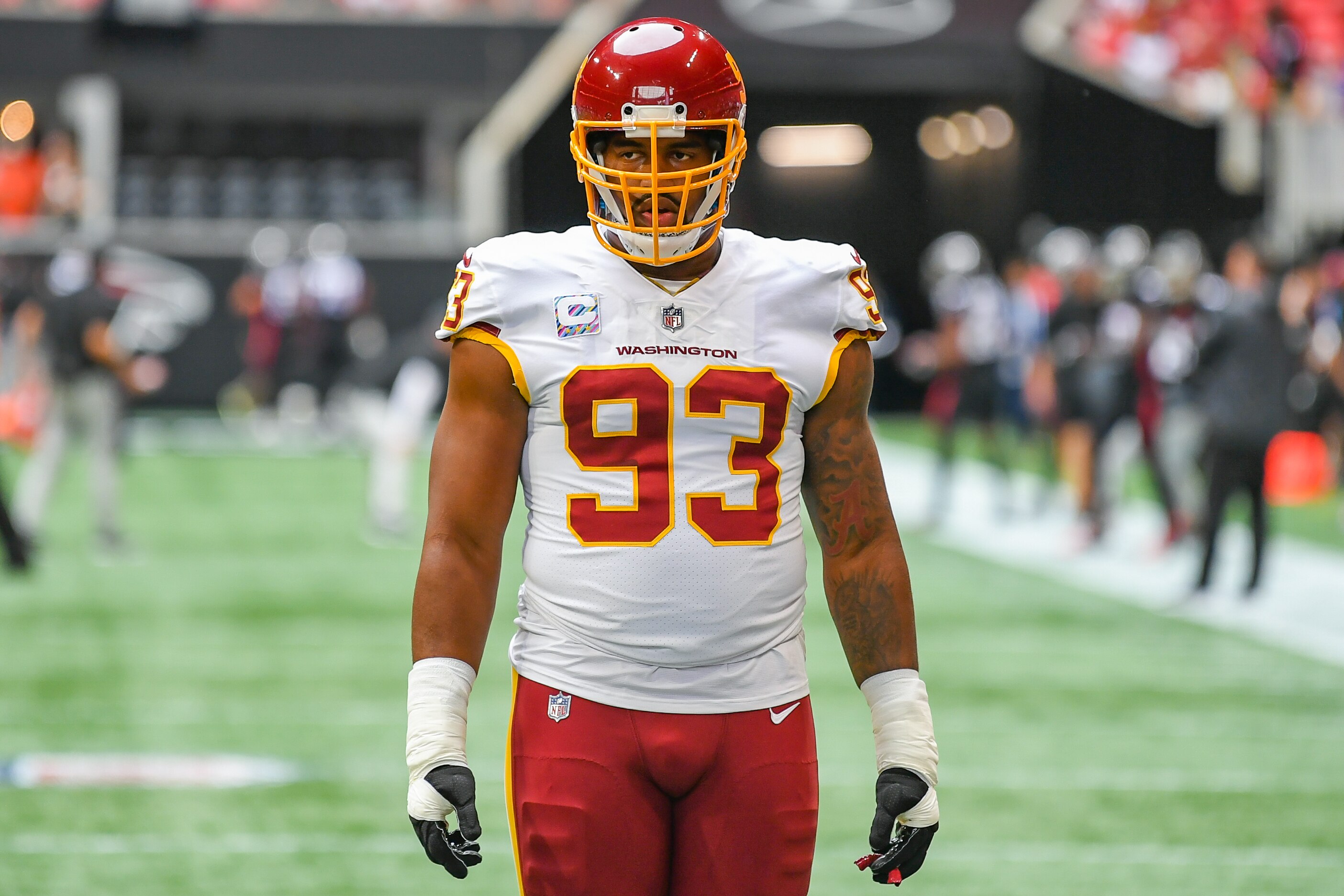 ATLANTA, GA  OCTOBER 03:  Washington defensive end Jonathan Allen (93) warms up prior to the start of the NFL game between the Washington Football Team and the Atlanta Falcons on October 3rd, 2021 at Mercedes-Benz Stadium in Atlanta, GA.  (Photo by Rich von Biberstein/Icon Sportswire via Getty Images)