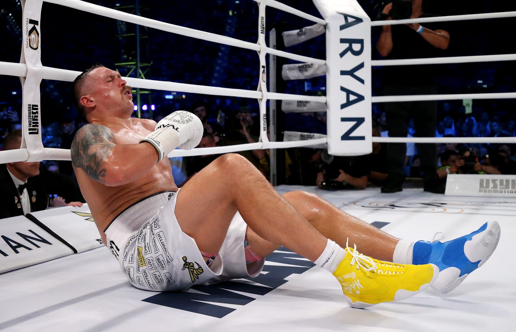 WROCLAW, POLAND - AUGUST 26: Oleksandr Usyk reacts after being knocked down by Daniel Dubois during the Heavyweight fight between Oleksandr Usyk and Daniel Dubois at Stadion Wroclaw on August 26, 2023 in Wroclaw, Poland. (Photo by Gabriel Kuchta/Getty Images)