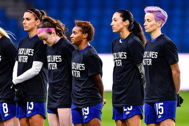 Alex MORGAN of United States (USA), Rose LAVELLE of United States (USA), Crystal DUNN of United States (USA), Christen PRESS of United States (USA) and Megan RAPINOE of United States (USA) prior to the International soccer women friendly match between France and United States on April 13, 2021 in Le Havre, France. (Photo by Baptiste Fernandez/Icon Sport via Getty Images)