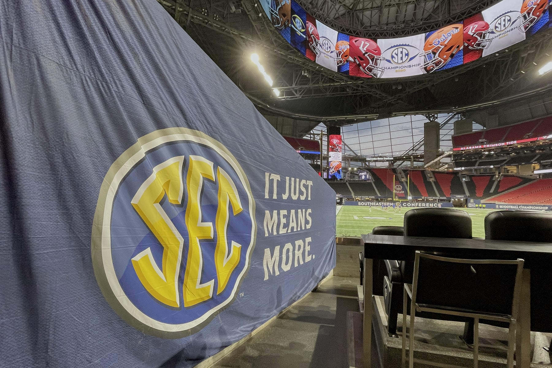 ATLANTA, GA - DECEMBER 19: Game logos for the SEC Championship football game between the Florida Gators and the Alabama Crimson Tide on December 19, 2020 at the Mercedes-Benz Stadium in Atlanta, Georgia.  (Photo by David J. Griffin/Icon Sportswire via Getty Images)