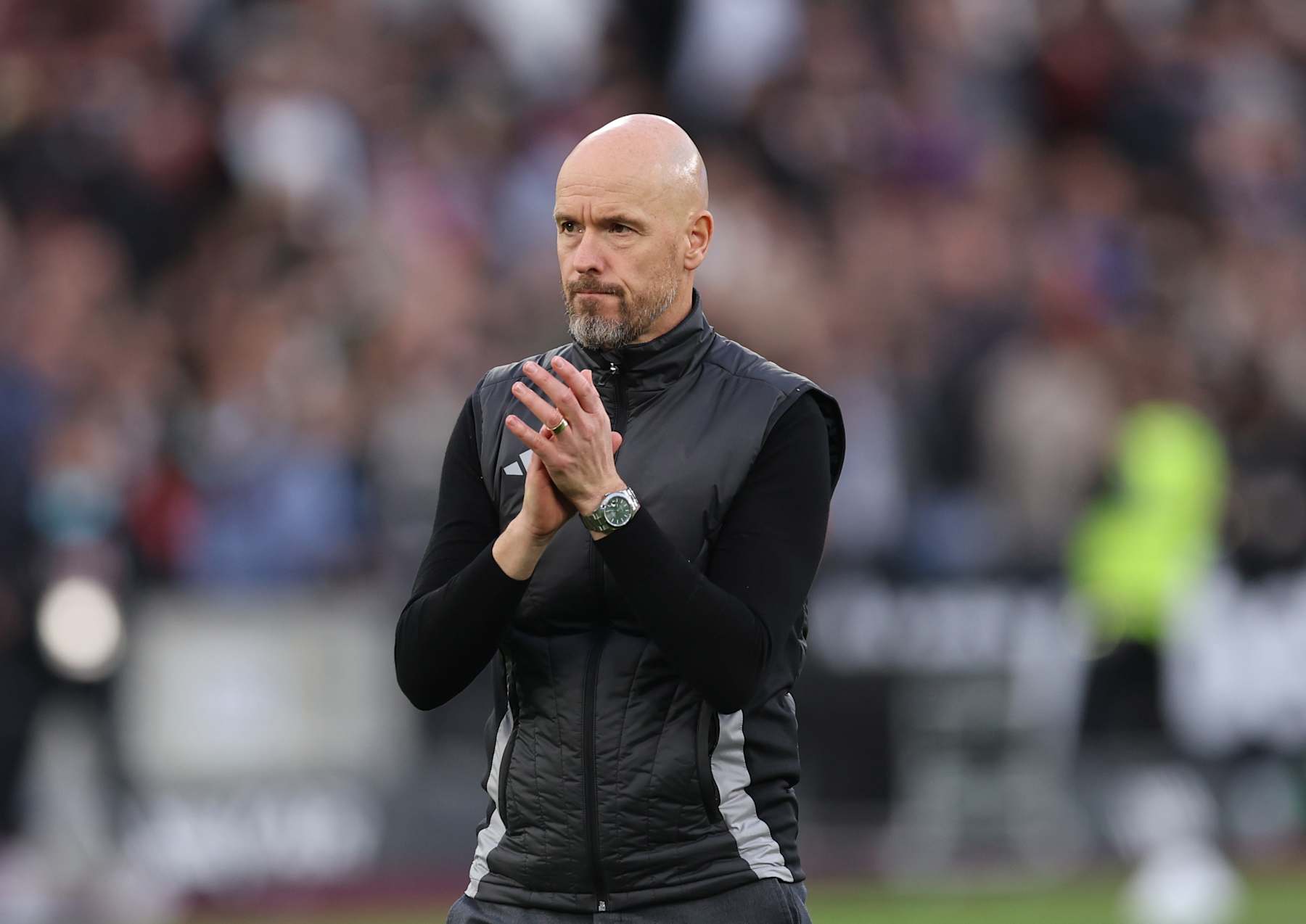 LONDON, ENGLAND - OCTOBER 27: Erik ten Hag Manager / Head Coach of Manchester United applauds after the Premier League match between West Ham United FC and Manchester United FC at London Stadium on October 27, 2024 in London, England. (Photo by Catherine Ivill - AMA/Getty Images)