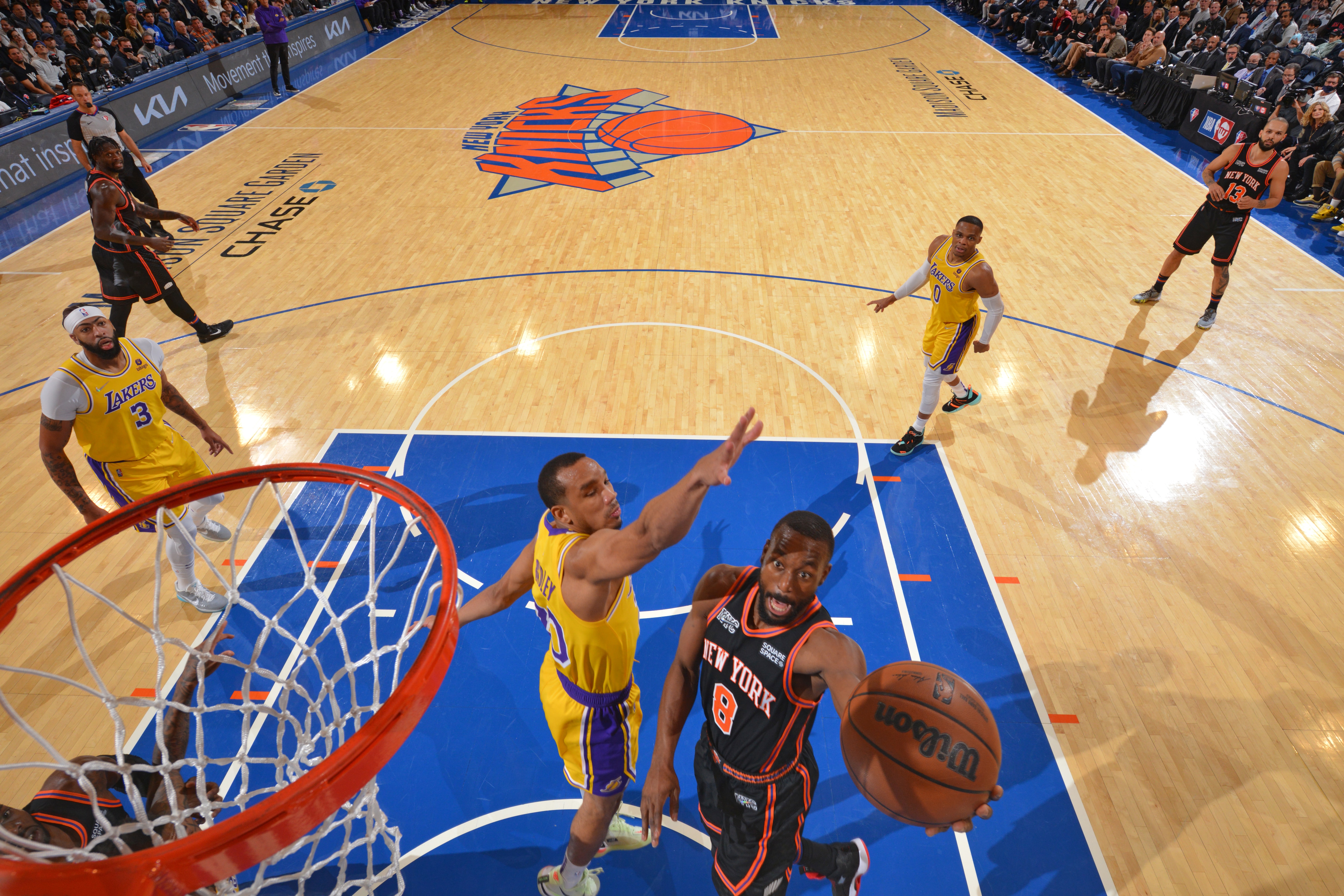NEW YORK, NY - NOVEMBER 23: Kemba Walker #8 of the New York Knicks shoots the ball against the Los Angeles Lakers on November 23, 2021 at Madison Square Garden in New York, New York. NOTE TO USER: User expressly acknowledges and agrees that, by downloading and/or using this Photograph, user is consenting to the terms and conditions of the Getty Images License Agreement. Mandatory Copyright Notice: Copyright 2021 NBAE (Photo by Jesse D. Garrabrant/NBAE via Getty Images)