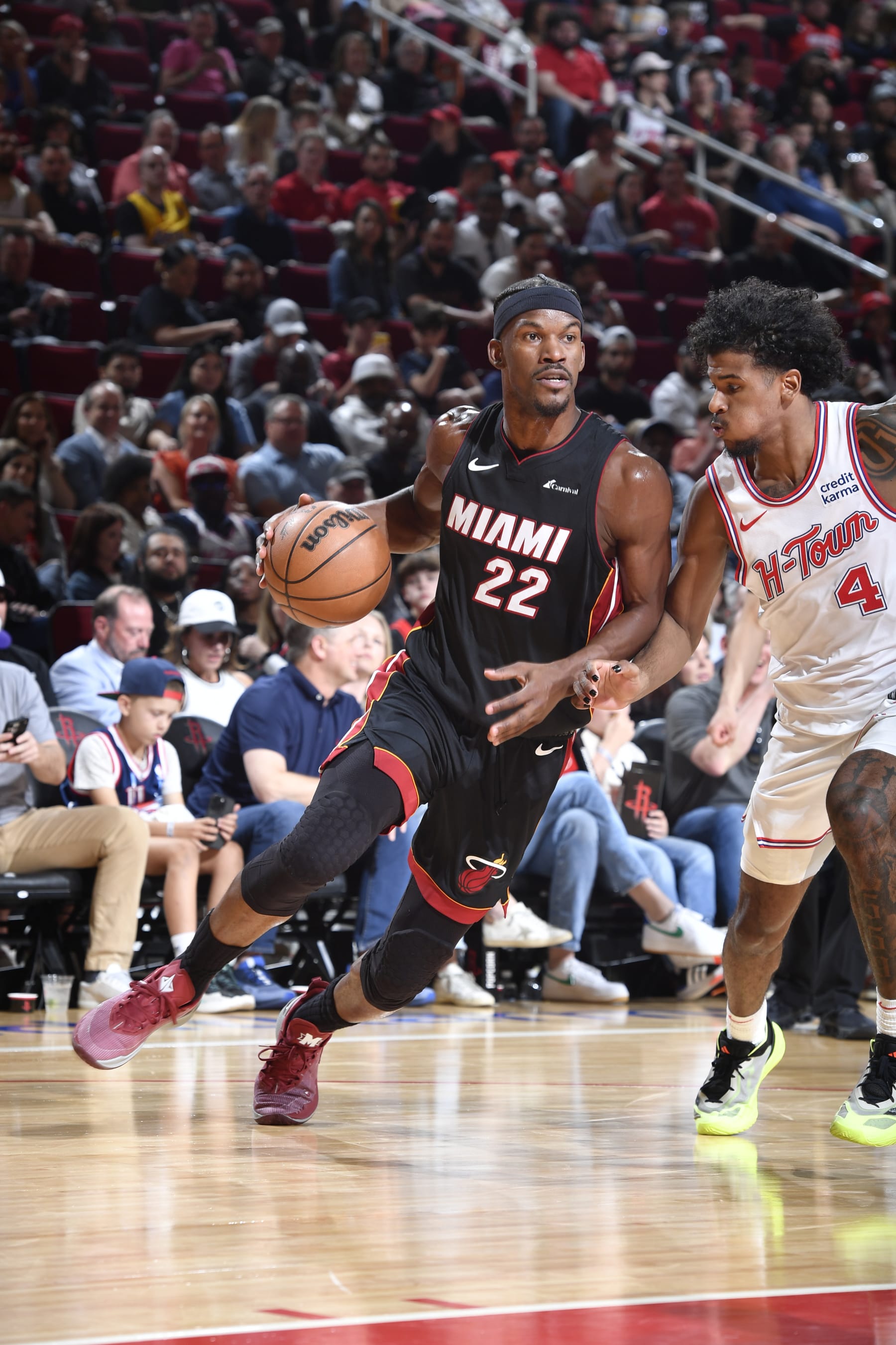 HOUSTON, TX - APRIL 5: Jimmy Butler #22 of the Miami Heat dribbles the ball during the game against the Houston Rockets on April 5, 2024 at the Toyota Center in Houston, Texas. NOTE TO USER: User expressly acknowledges and agrees that, by downloading and or using this photograph, User is consenting to the terms and conditions of the Getty Images License Agreement. Mandatory Copyright Notice: Copyright 2024 NBAE (Photo by Logan Riely/NBAE via Getty Images)