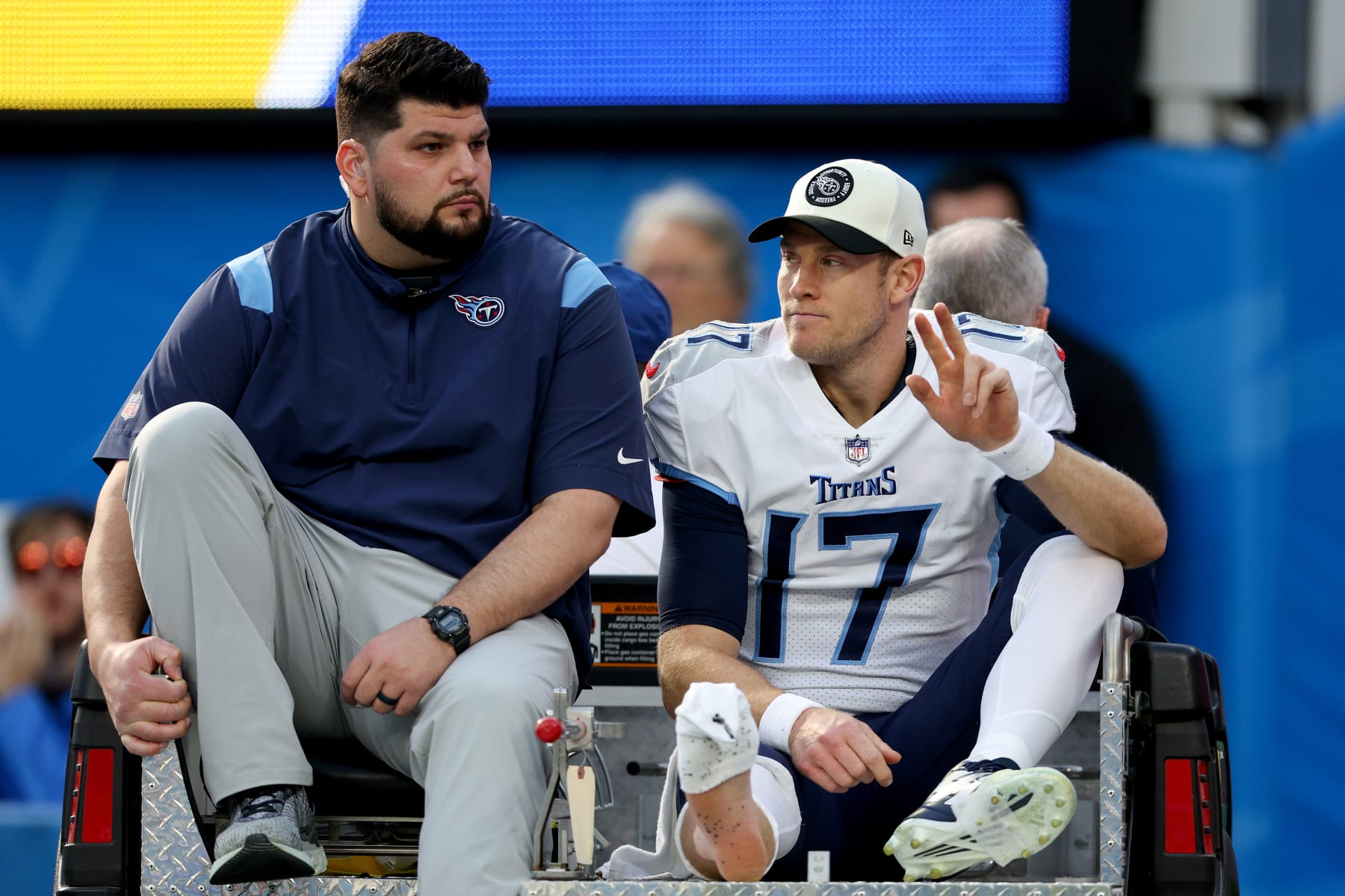 INGLEWOOD, CALIFORNIA - DECEMBER 18: Ryan Tannehill #17 of the Tennessee Titans exits the field due to an injury during the first half of the game against the Los Angeles Chargers at SoFi Stadium on December 18, 2022 in Inglewood, California. (Photo by Harry How/Getty Images)