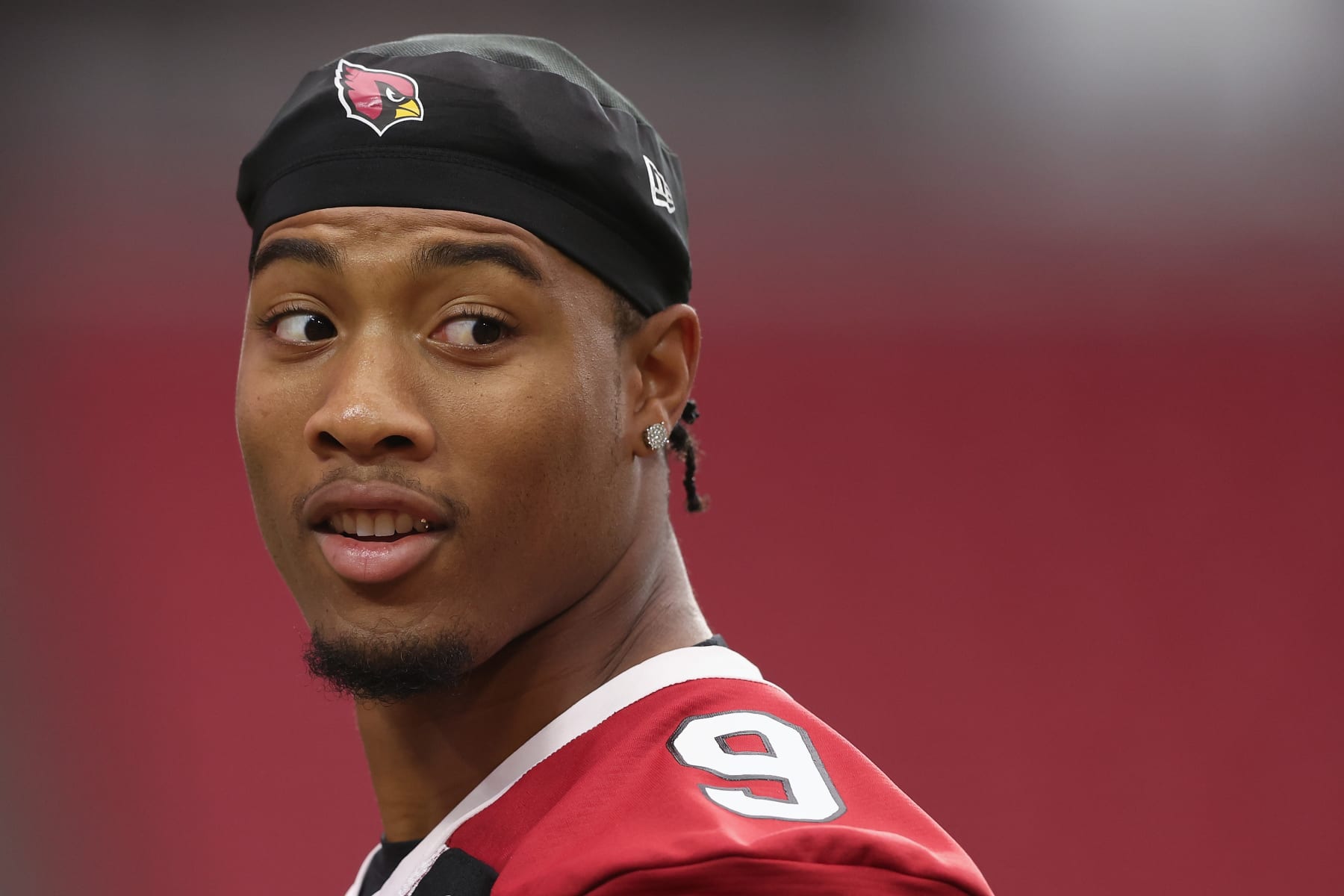 GLENDALE, ARIZONA - AUGUST 03: Linebacker Isiah Simmons #9 of the Arizona Cardinals participants in a team training camp at State Farm Stadium on August 03, 2022 in Glendale, Arizona. (Photo by Christian Petersen/Getty Images)