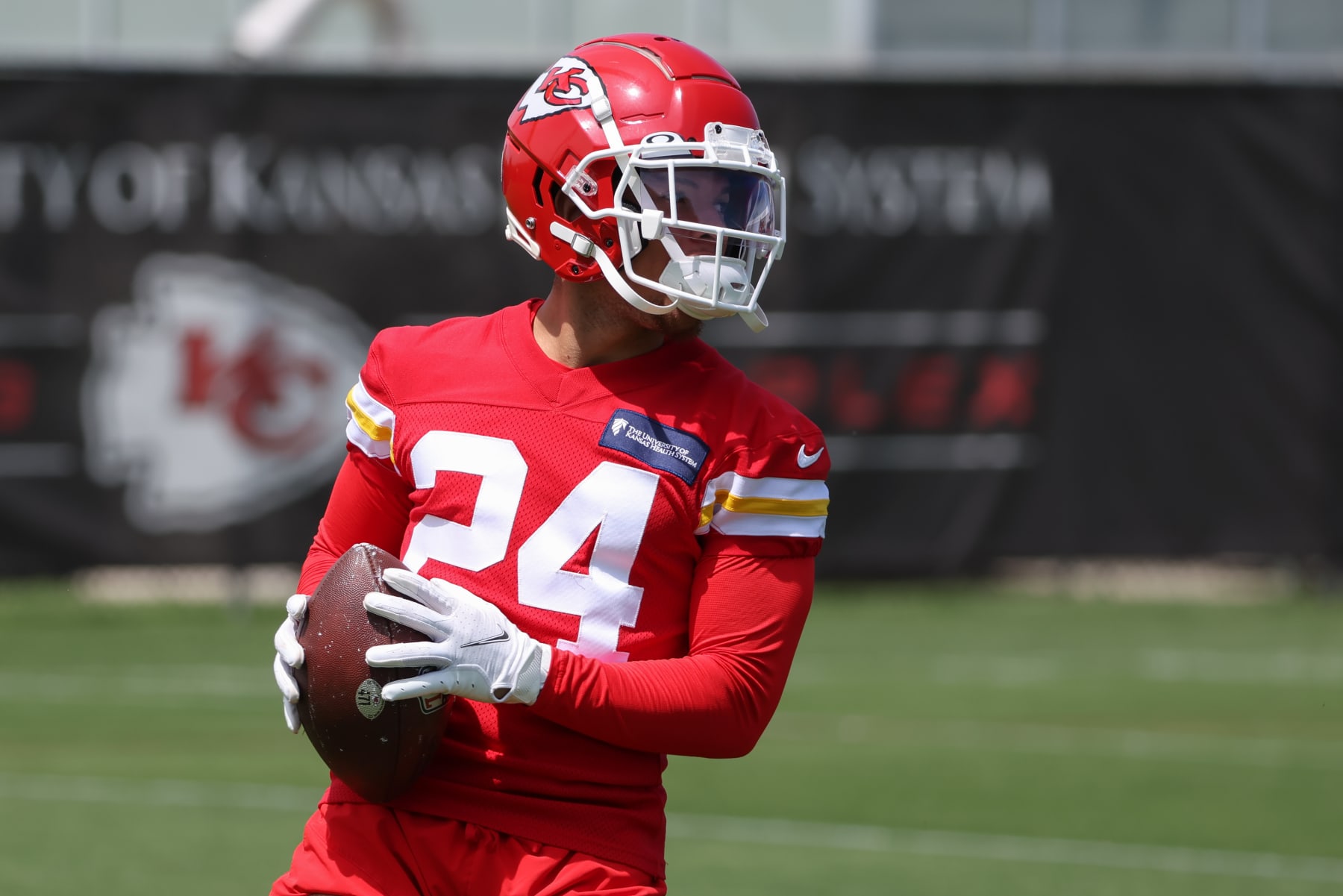 KANSAS CITY, MO - JUNE 02: Kansas City Chiefs wide receiver Skyy Moore (24) during OTA offseason workouts on June 02, 2022 at the Kansas City Chiefs Training Facility in Kansas City, MO. (Photo by Scott Winters/Icon Sportswire via Getty Images)