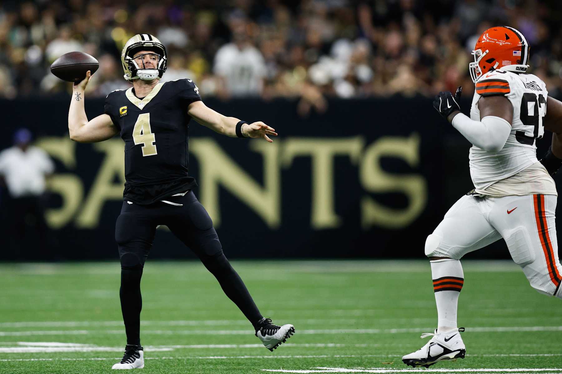 New Orleans Saints quarterback Derek Carr