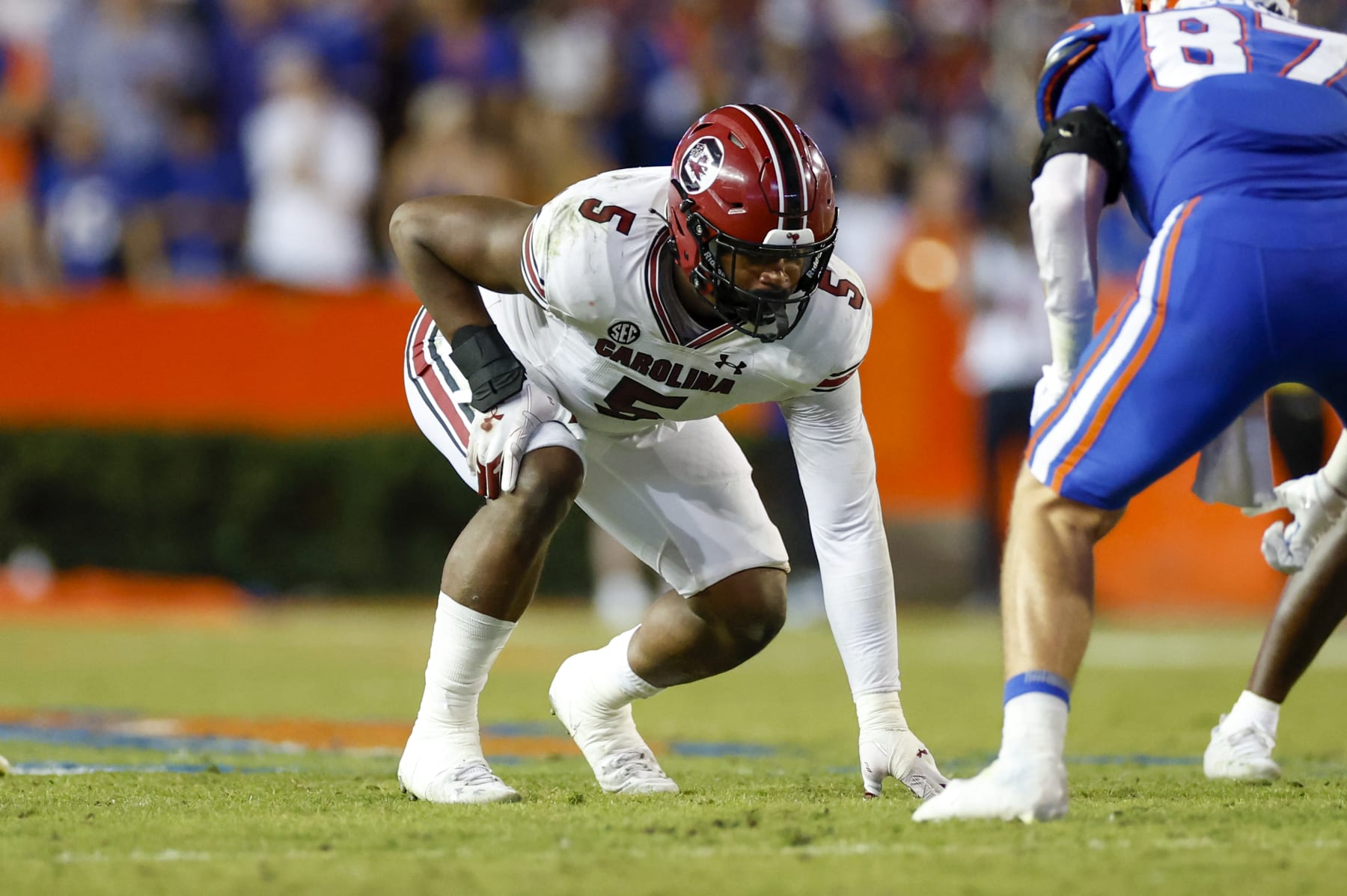 GAINESVILLE, FL - NOVEMBER 12: South Carolina Gamecocks linebacker Jordan Burch (5) during the game between the South Carolina Gamecocks and the Florida Gators on November 12, 2022 at Ben Hill Griffin Stadium at Florida Field in Gainesville, Fl. (Photo by David Rosenblum/Icon Sportswire via Getty Images)