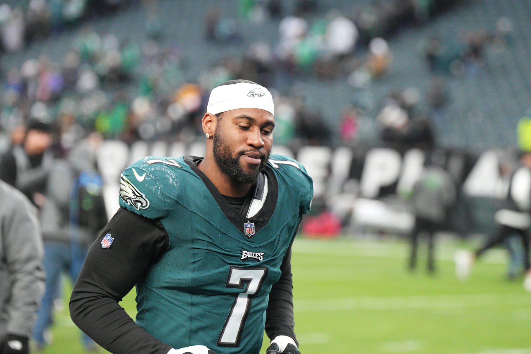 PHILADELPHIA, PA - DECEMBER 31: Philadelphia Eagles linebacker Haason Reddick (7) looks on during the game between the Arizona Cardinals and the Philadelphia Eagles on December 31, 2023 at Lincoln Financial Field. (Photo by Andy Lewis/Icon Sportswire via Getty Images)