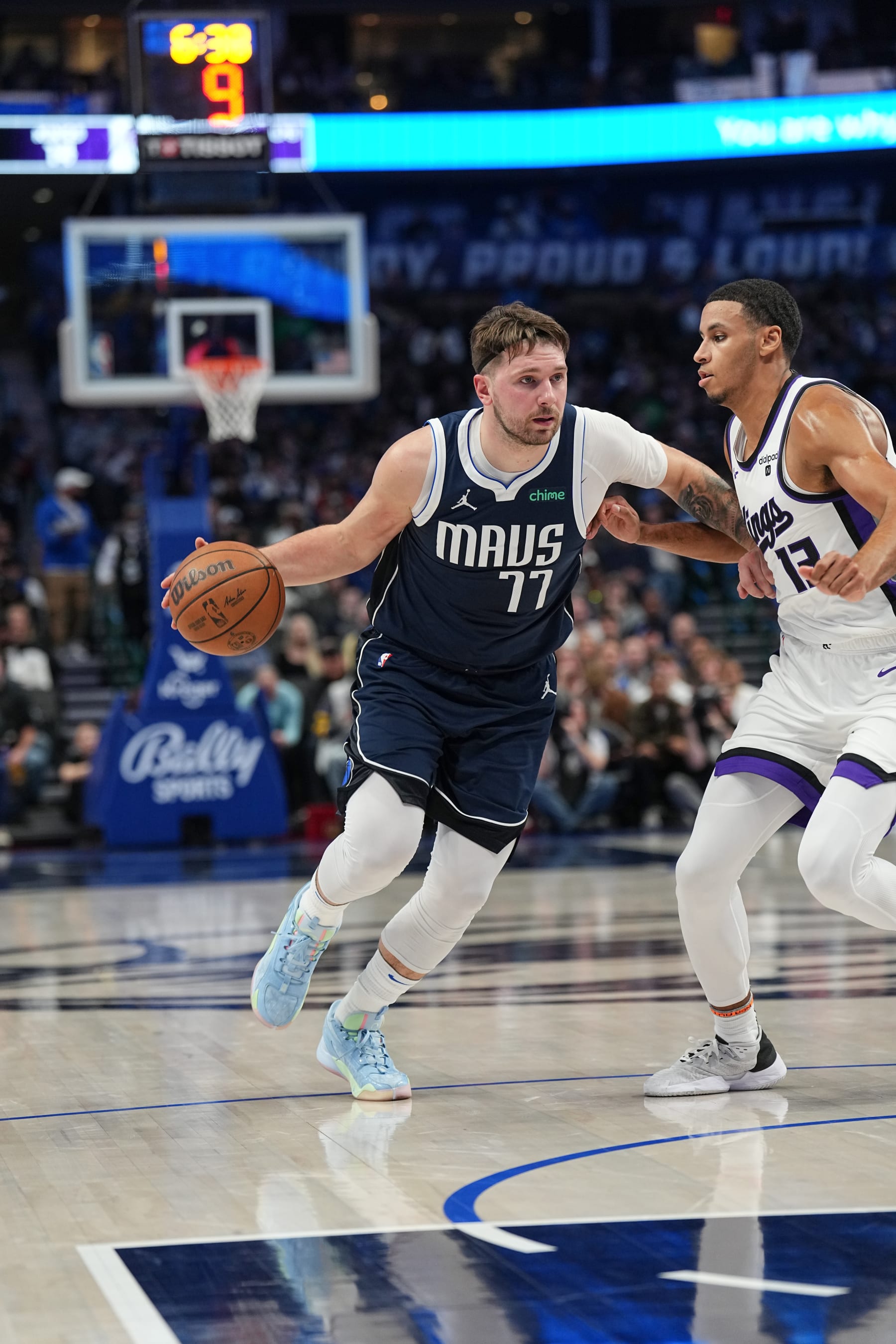 DALLAS, TX - JANUARY 27: Luka Doncic #77 of the Dallas Mavericks goes to the basket during the game on January 27, 2024 at the American Airlines Center in Dallas, Texas. NOTE TO USER: User expressly acknowledges and agrees that, by downloading and or using this photograph, User is consenting to the terms and conditions of the Getty Images License Agreement. Mandatory Copyright Notice: Copyright 2024 NBAE (Photo by Glenn James/NBAE via Getty Images)