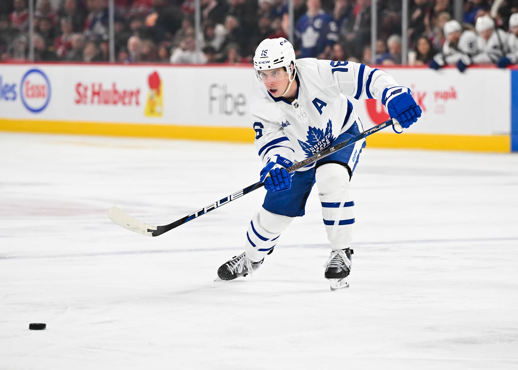 MONTREAL, CANADA - JANUARY 18:  Mitch Marner #16 of the Toronto Maple Leafs skates during the third period against the Montreal Canadiens at the Bell Centre on January 18, 2025 in Montreal, Quebec, Canada.  The Toronto Maple Leafs defeated the Montreal Canadiens 7-3.  (Photo by Minas Panagiotakis/Getty Images)