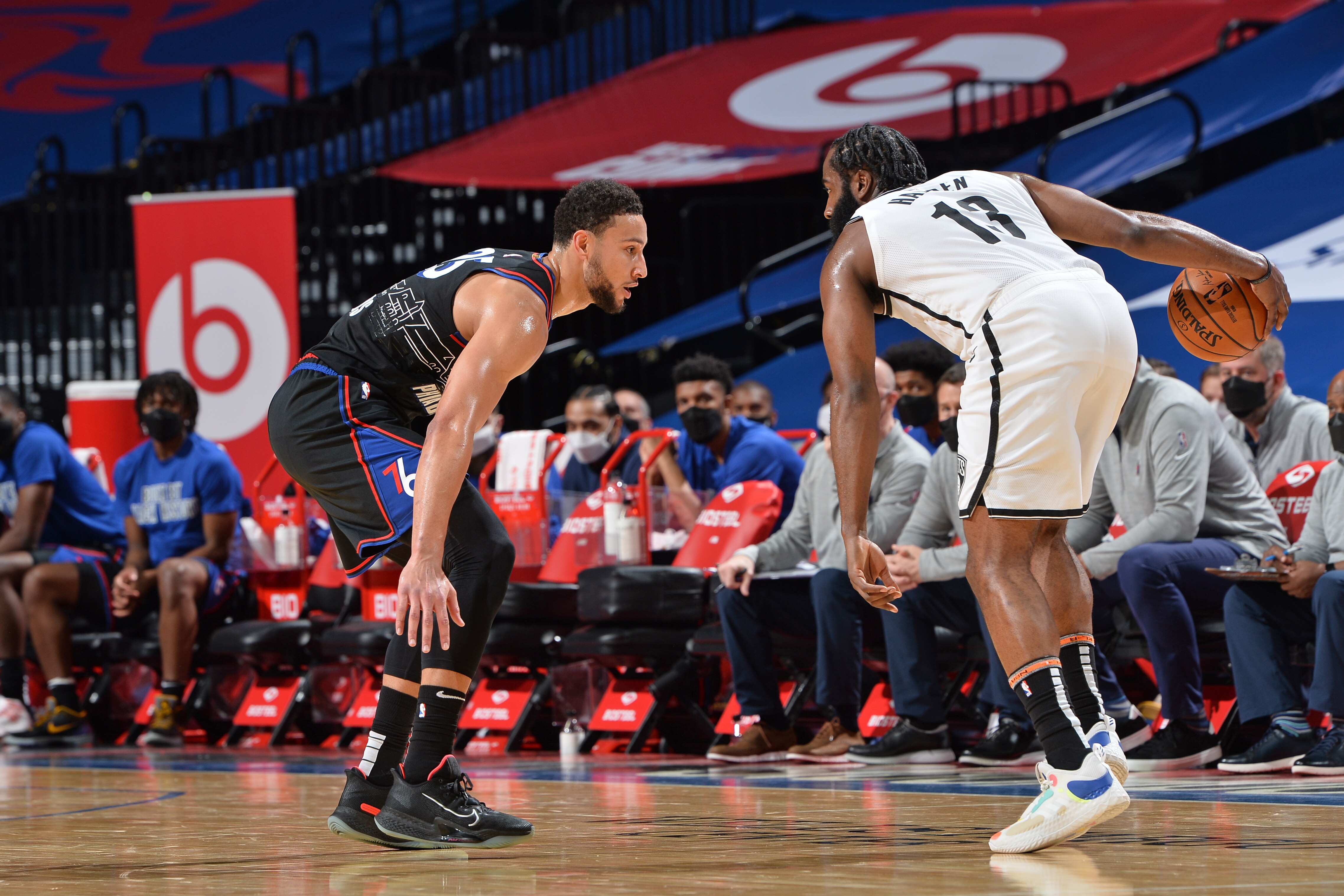 PHILADELPHIA, PA - FEBRUARY 6: Ben Simmons #25 of the Philadelphia 76ers plays defense against James Harden #13 of the Brooklyn Nets on February 6, 2021 at Wells Fargo Center in Philadelphia, Pennsylvania. NOTE TO USER: User expressly acknowledges and agrees that, by downloading and/or using this Photograph, user is consenting to the terms and conditions of the Getty Images License Agreement. Mandatory Copyright Notice: Copyright 2021 NBAE (Photo by David Dow/NBAE via Getty Images)