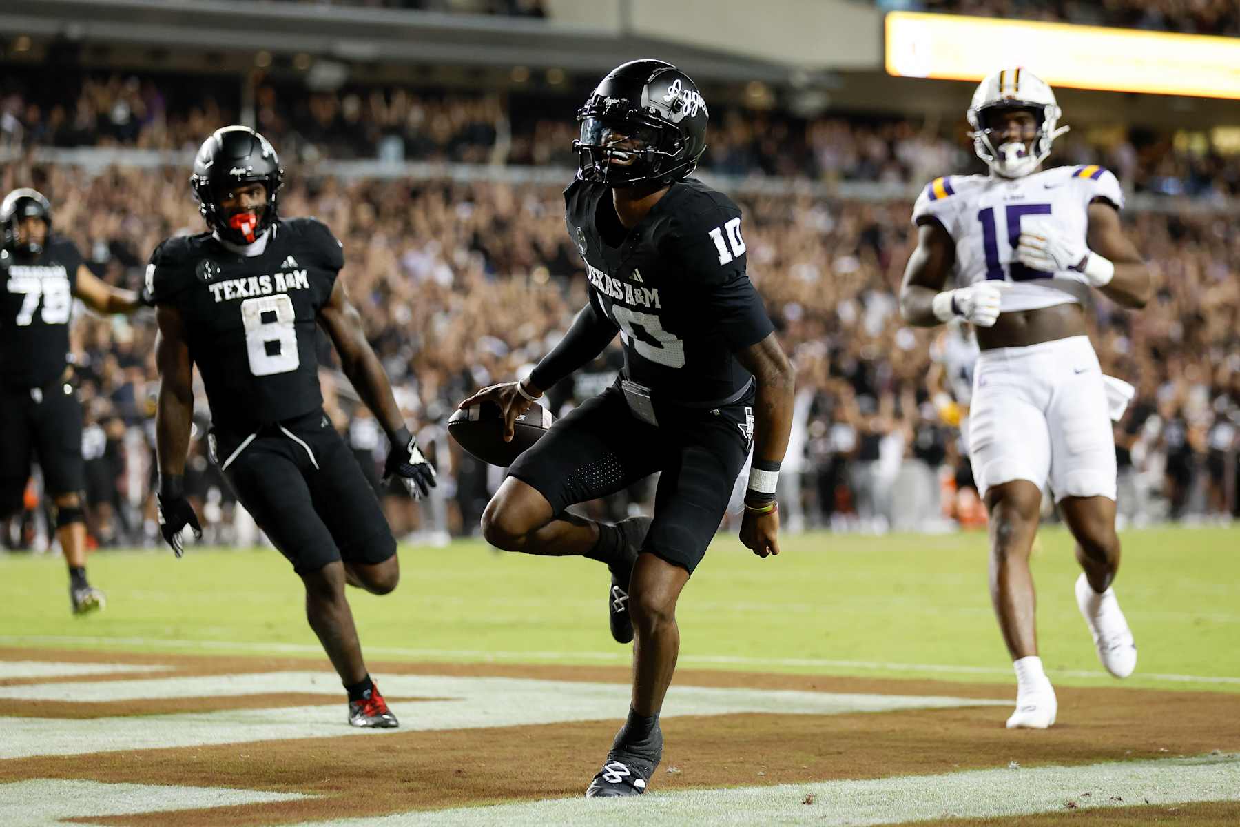 Marcel Reed #10 of the Texas A&M Aggies