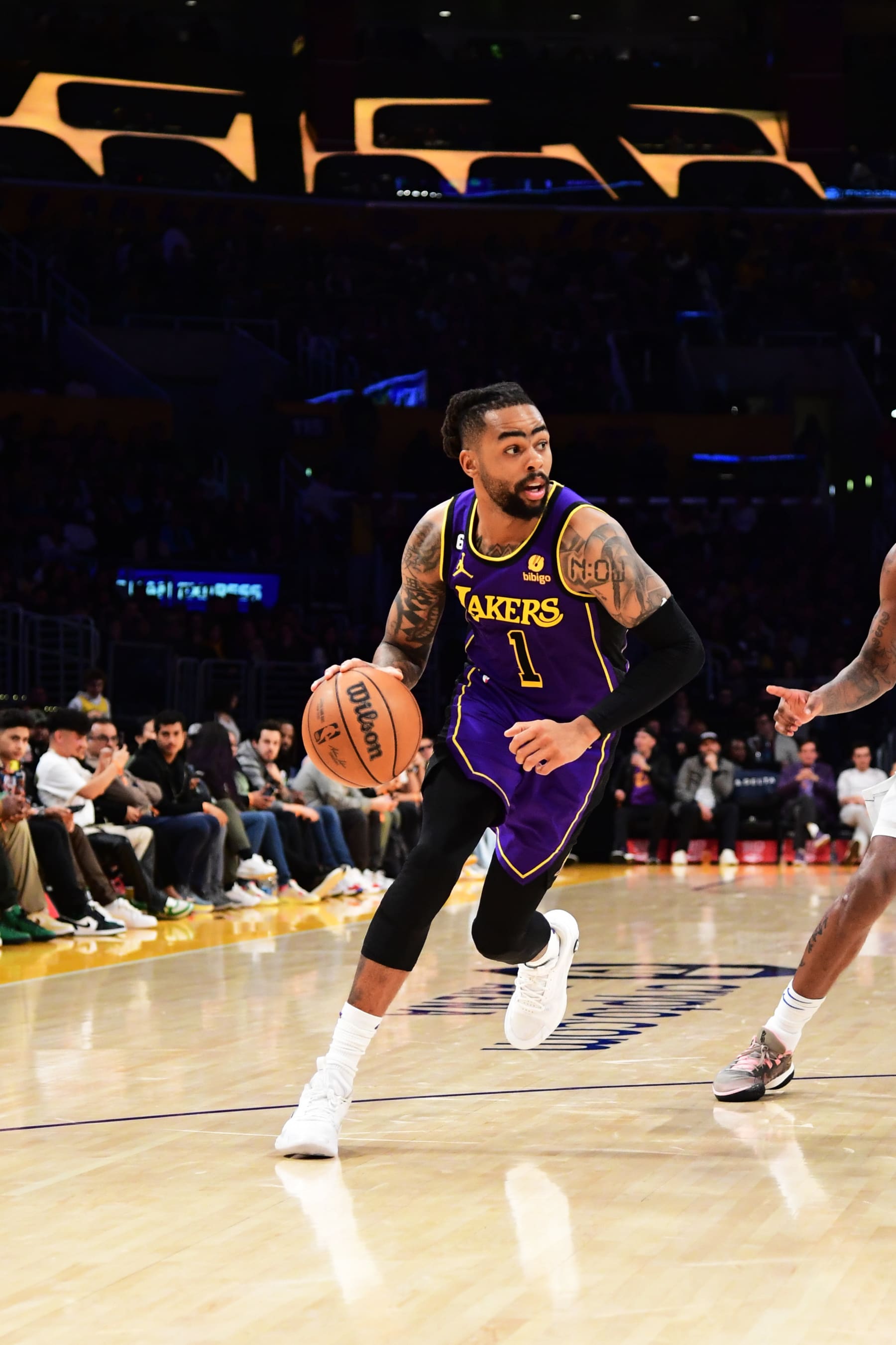 LOS ANGELES, CA -MARCH 17: D'Angelo Russell #1 of the Los Angeles Lakers drives to the basket during the game against the Dallas Mavericks on March 17, 2023 at Crypto.Com Arena in Los Angeles, California. NOTE TO USER: User expressly acknowledges and agrees that, by downloading and/or using this Photograph, user is consenting to the terms and conditions of the Getty Images License Agreement. Mandatory Copyright Notice: Copyright 2023 NBAE (Photo by Adam Pantozzi/NBAE via Getty Images)
