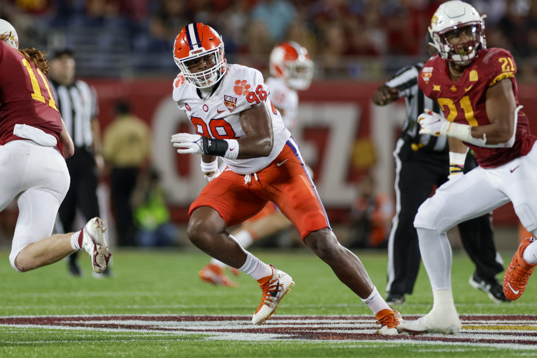 ORLANDO, FL - DECEMBER 29: Clemson Tigers defensive end Myles Murphy (98) during the Cheez-It Bowl game between the Clemson Tigers and the Iowa State Cyclones on December 29, 2021 at Camping World Stadium in Orlando, Fl. (Photo by David Rosenblum/Icon Sportswire via Getty Images)