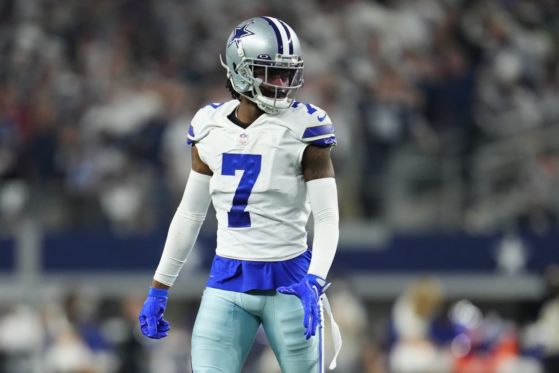 ARLINGTON, TEXAS - JANUARY 16: Trevon Diggs #7 of the Dallas Cowboys gets set against the San Francisco 49ers during an NFL wild-card playoff football game at AT&T Stadium on January 16, 2022 in Arlington, Texas.  (Photo by Cooper Neill/Getty Images)